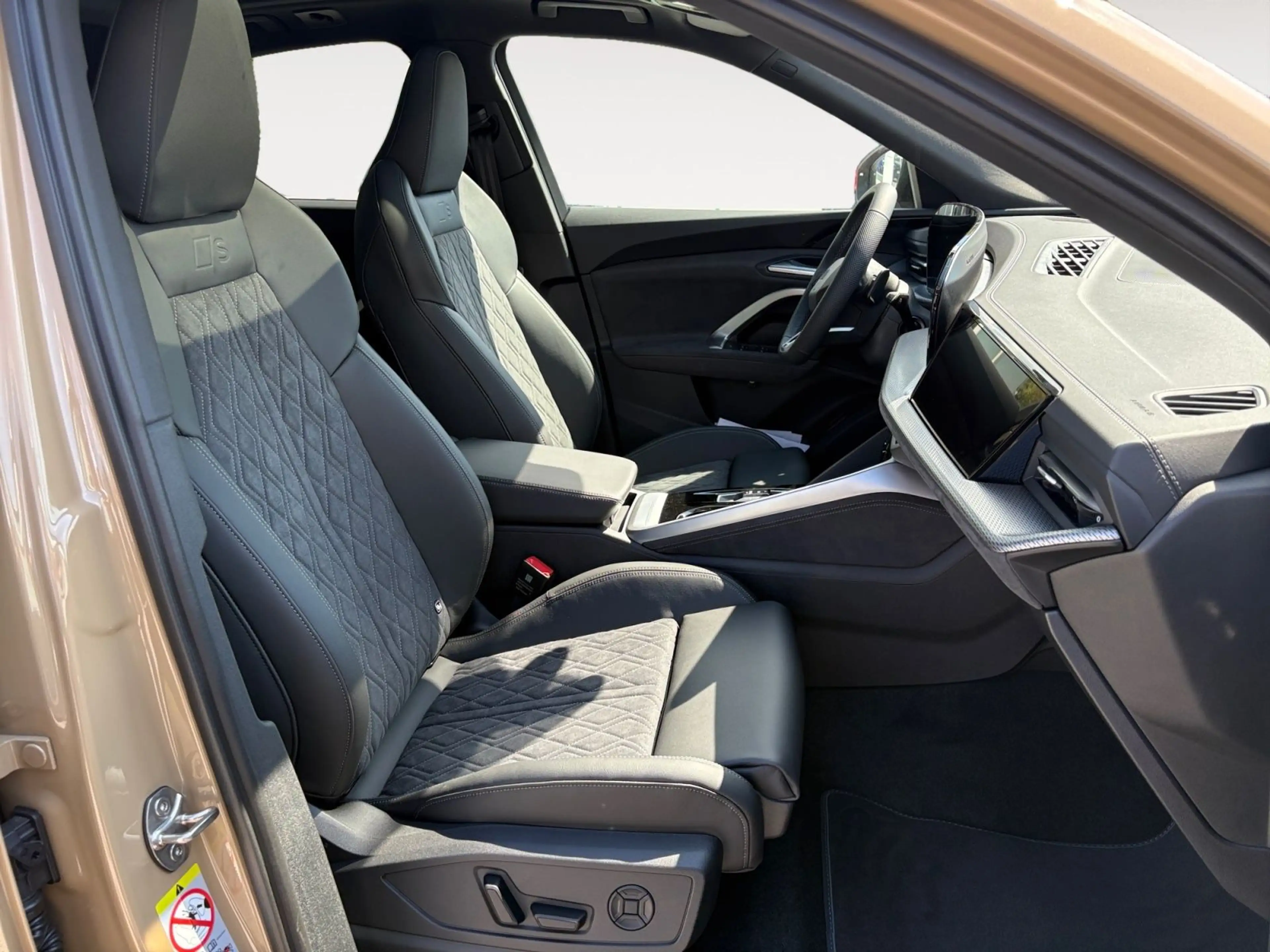 Audi Q5 Sportback MY26/gold-sw/Tech+/MMI+/Pan/20'' — photo 15