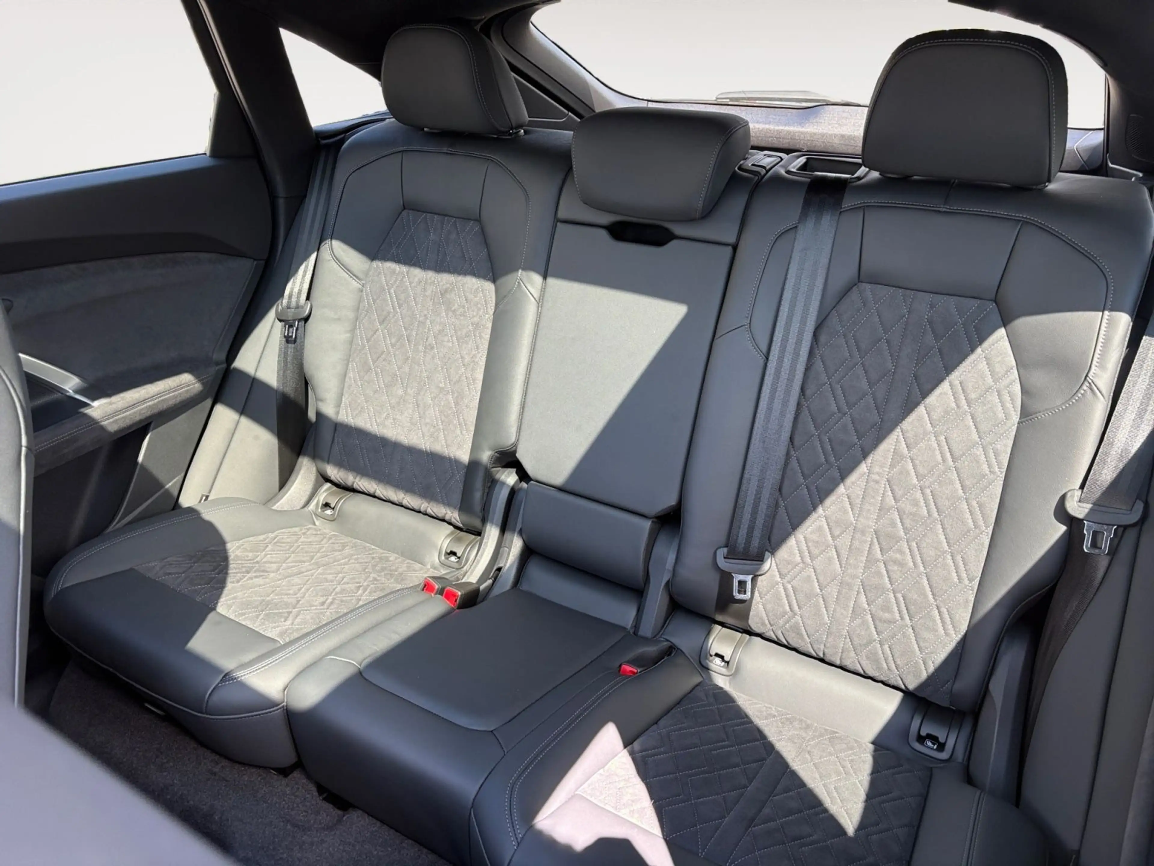 Audi Q5 Sportback MY26/gold-sw/Tech+/MMI+/Pan/20'' — photo 14