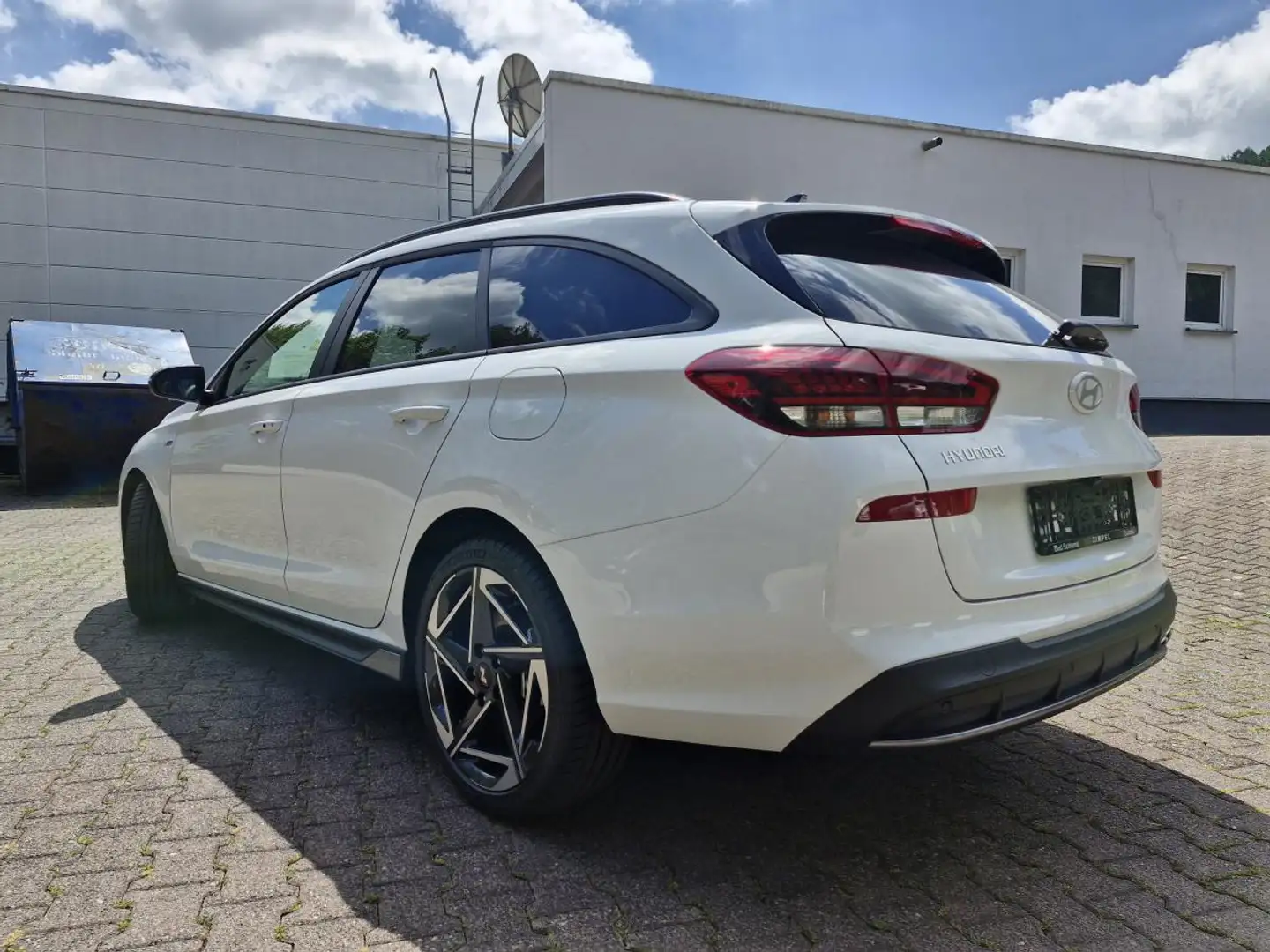 Hyundai i30 1.5 T-GDI Hybrid N Line Weiß - 2