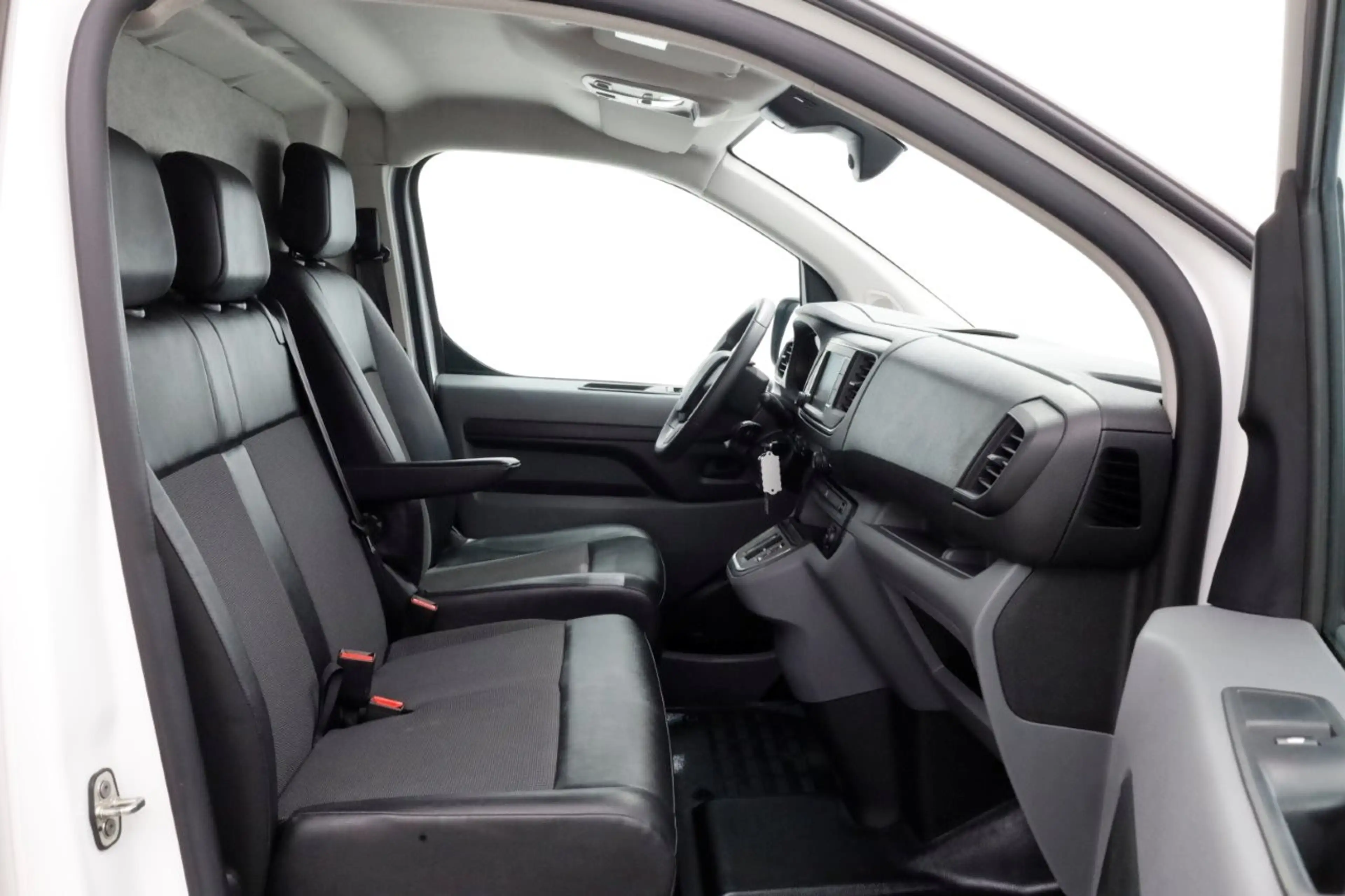 Peugeot e-Expert Long Asphalt 75 kWh Snellader Koelwagen 12V+230V S — photo 7