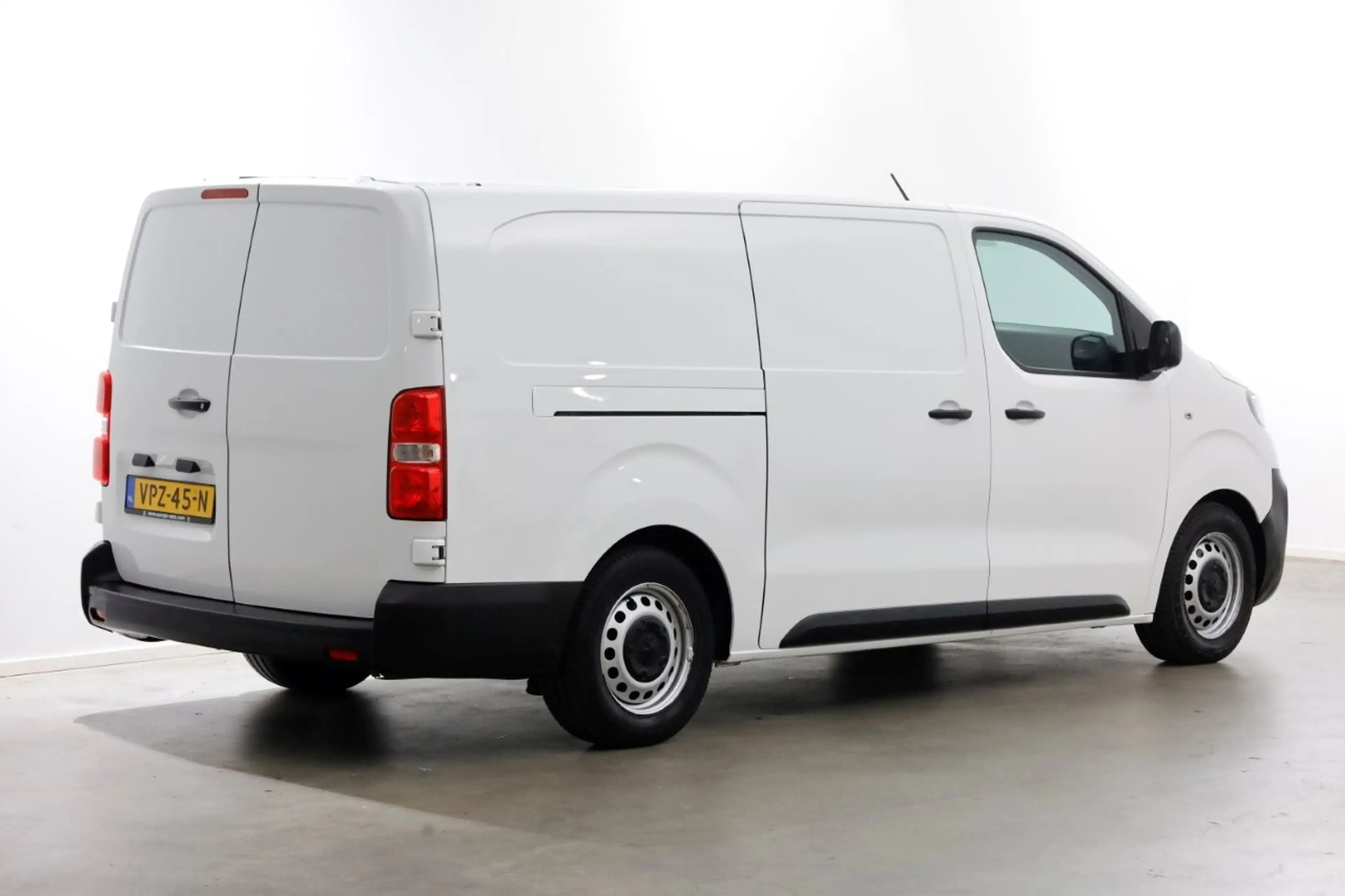 Peugeot e-Expert Long Asphalt 75 kWh Snellader Koelwagen 12V+230V S — photo 2