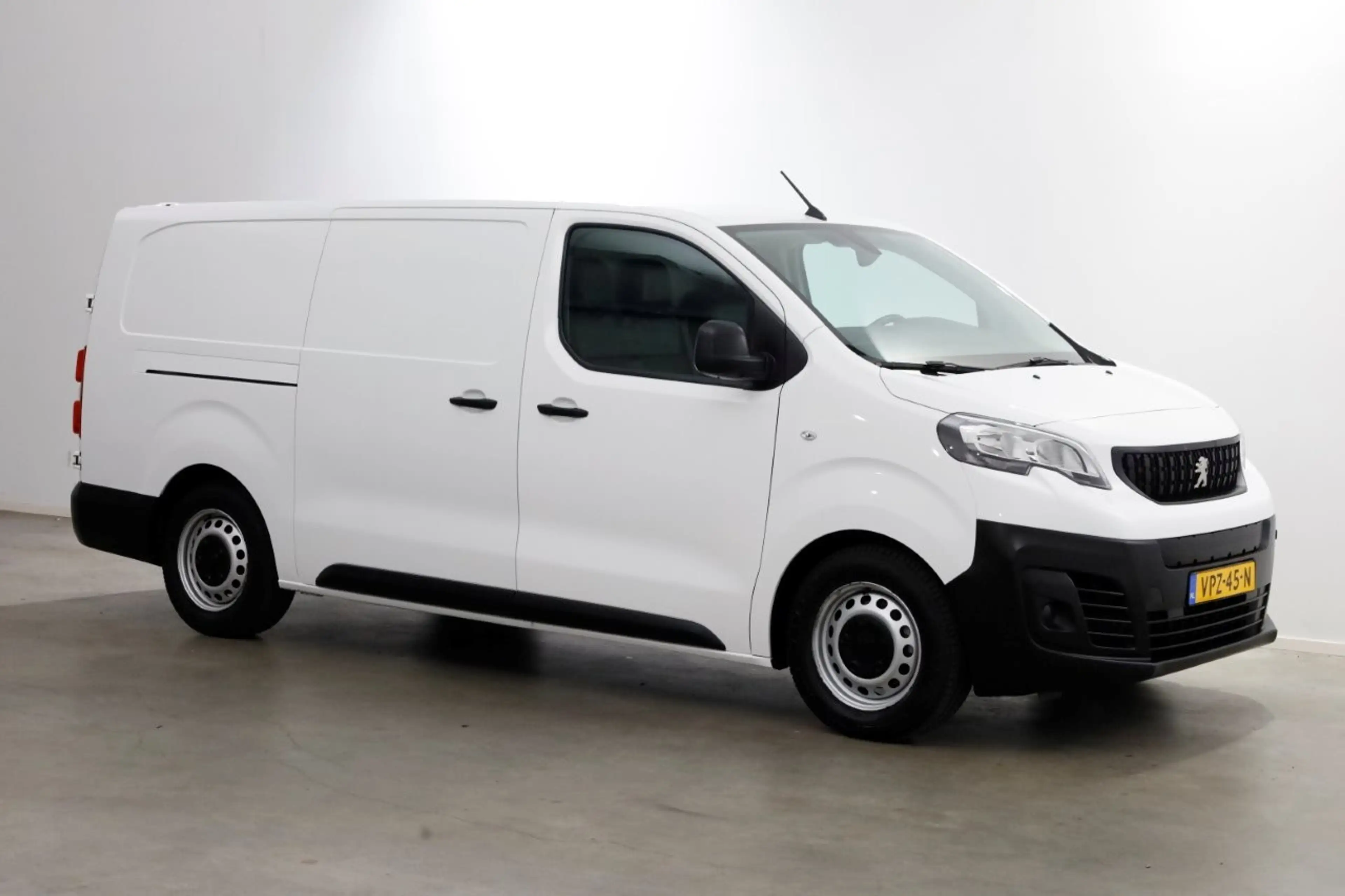 Peugeot e-Expert Long Asphalt 75 kWh Snellader Koelwagen 12V+230V S — photo 12