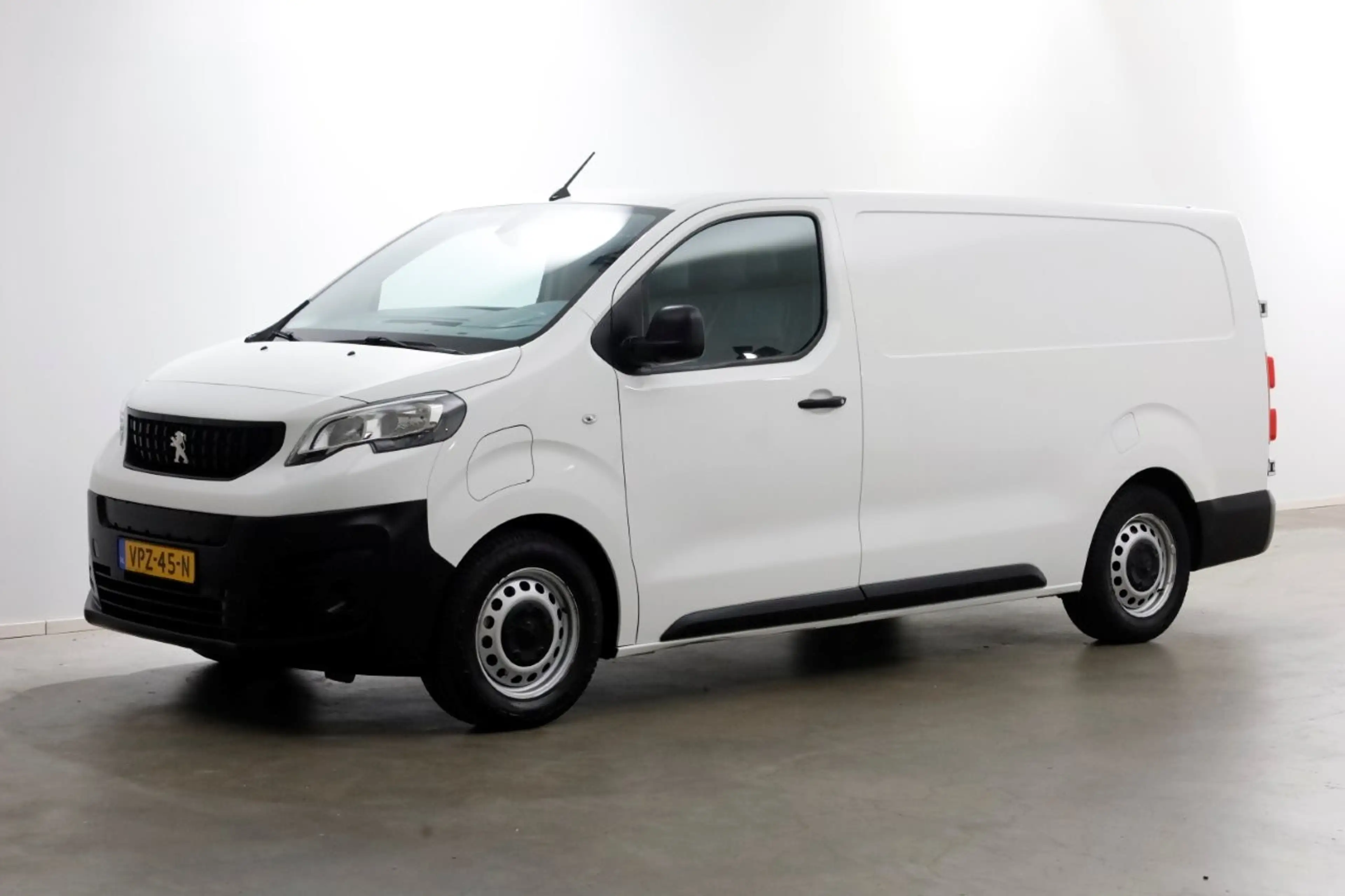 Peugeot e-Expert Long Asphalt 75 kWh Snellader Koelwagen 12V+230V S — photo 10