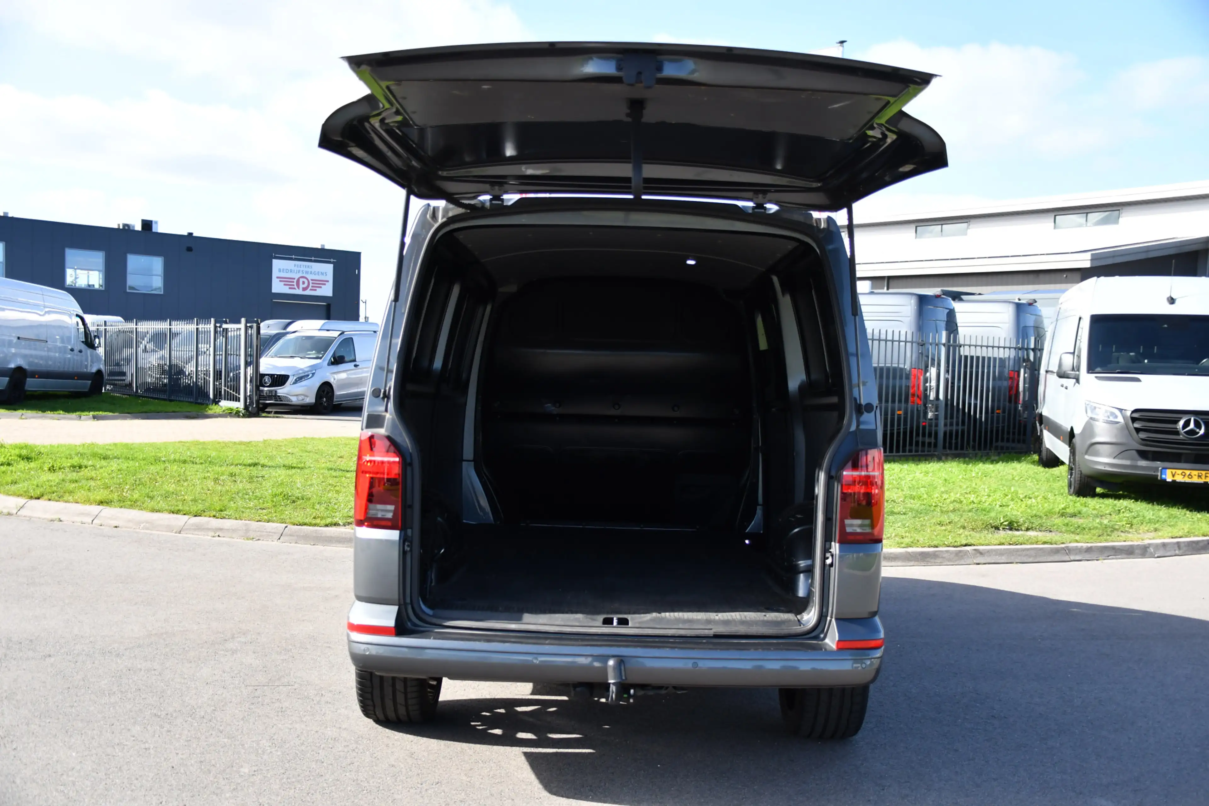Volkswagen T6.1 Transporter 2.0 TDI L2H1 Bulli Virtual, Adaptieve Cruise, Came — photo 34