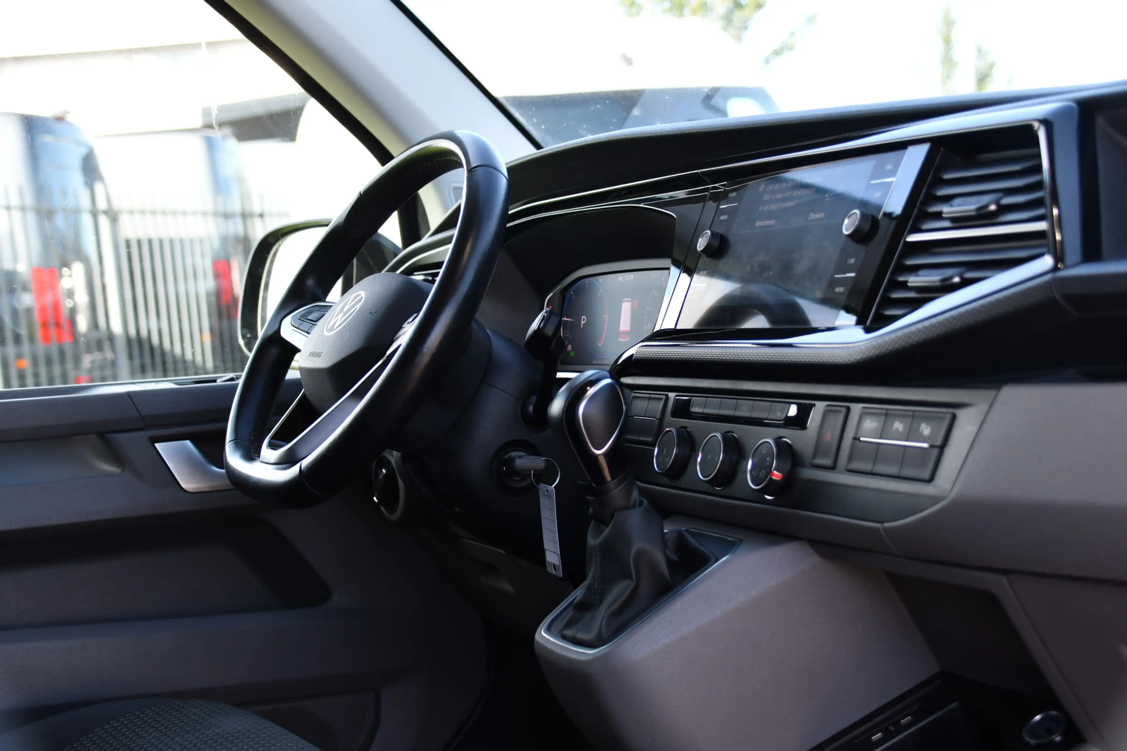 Volkswagen T6.1 Transporter 2.0 TDI L2H1 Bulli Virtual, Adaptieve Cruise, Came — photo 28