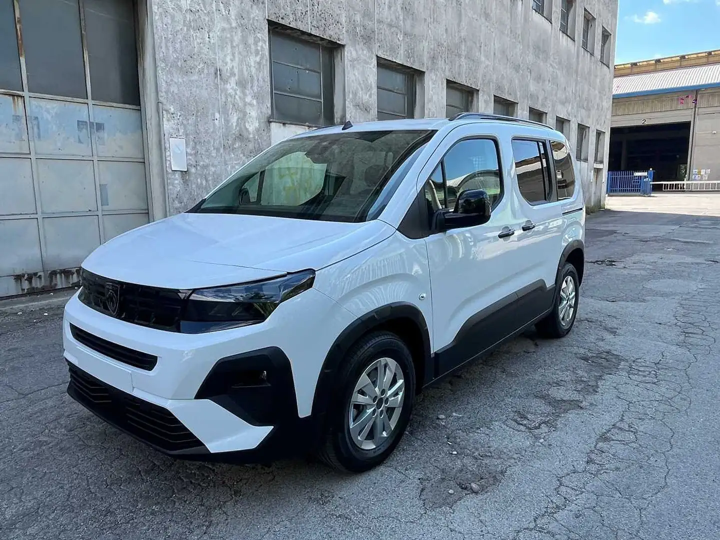 Peugeot Rifter autocarro 5 posti automatico 1.5 BlueHDi 130 cv S& Bianco - 1