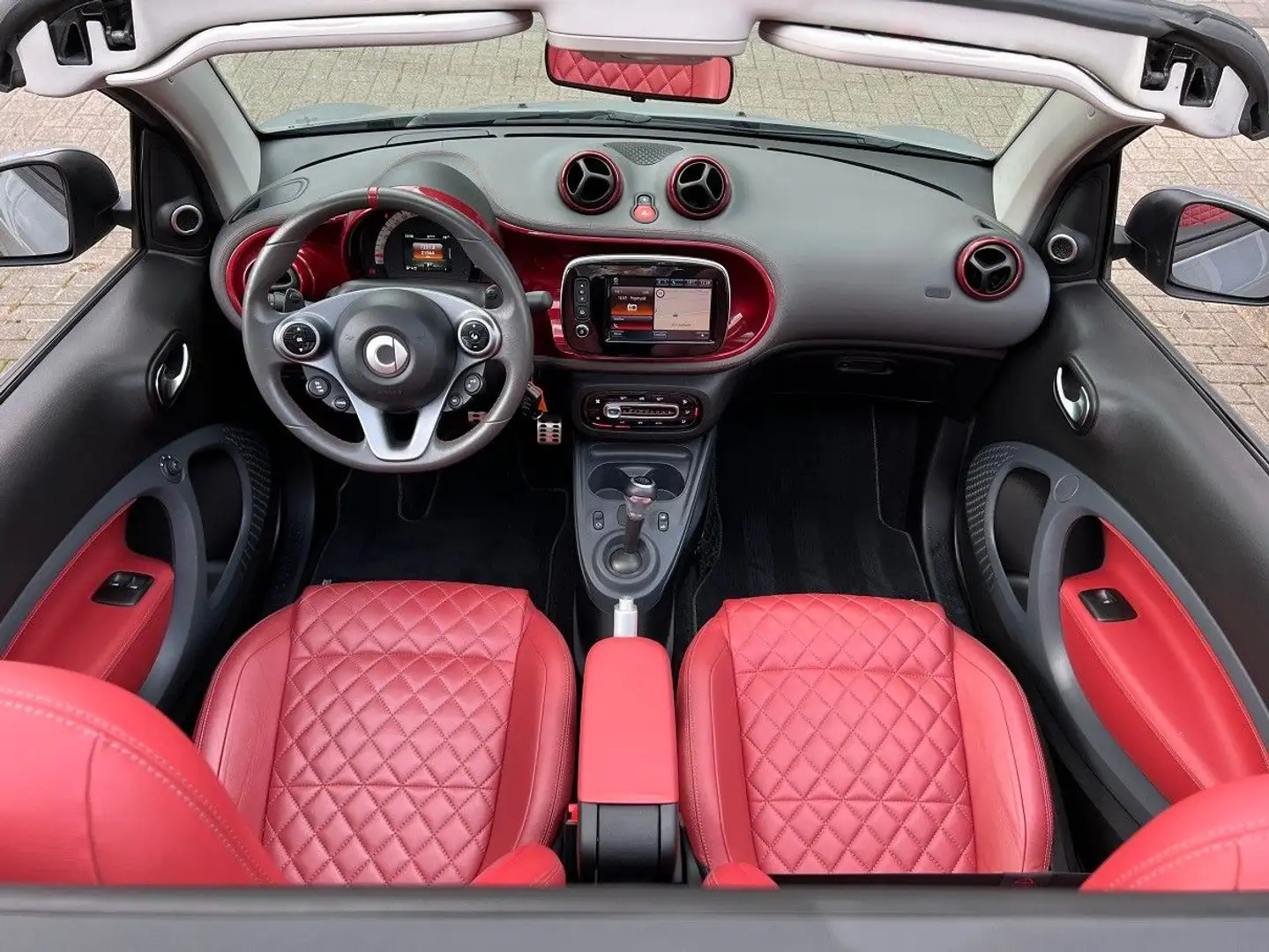 smart forTwo Cabrio BRABUS Tailor Made one of one Leder rot Grau - 2