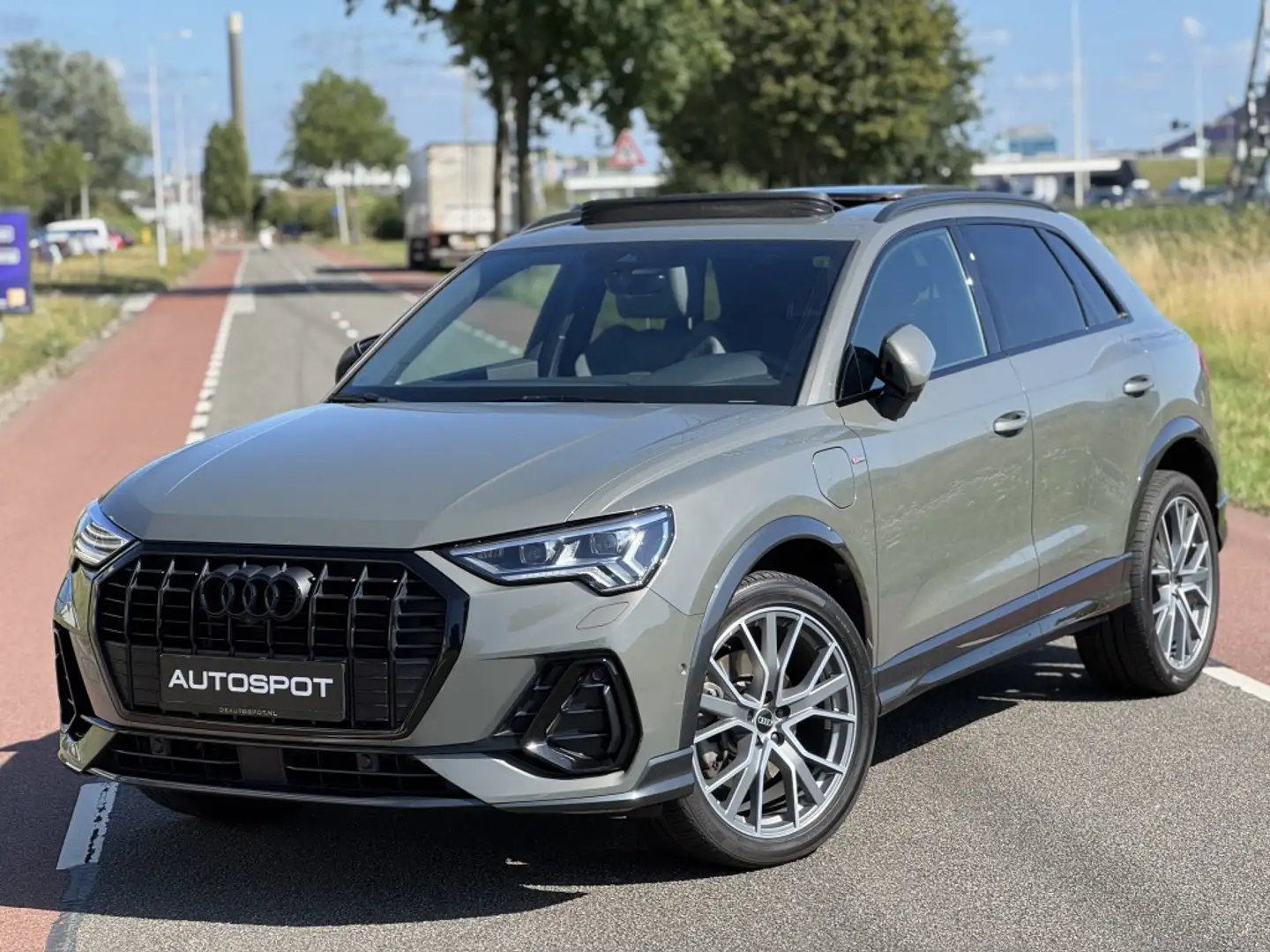 Audi Q3 45 TFSI e S-Line Edition #1 Pano Memory B&O Sfeerv Grijs - 1