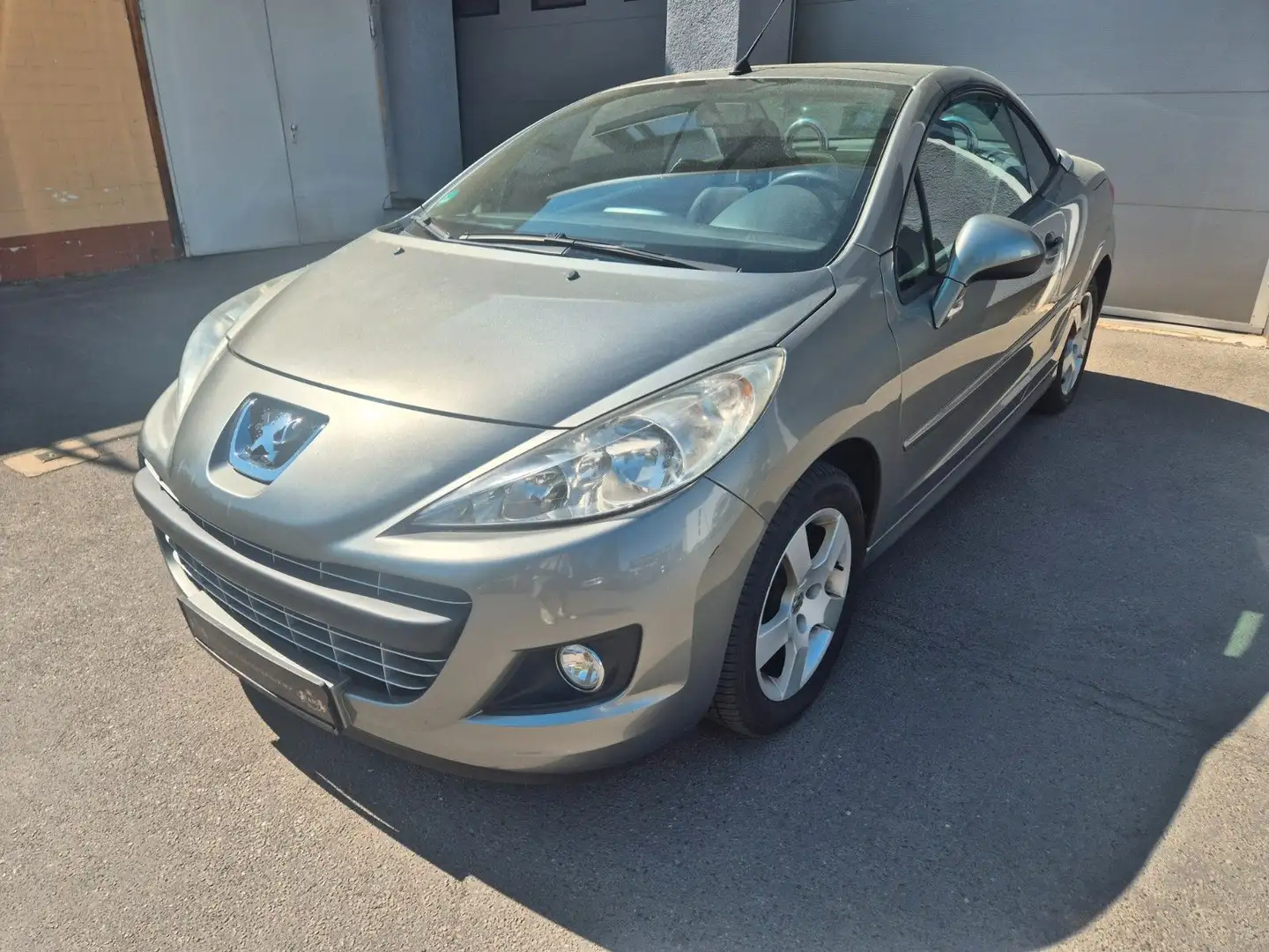 Peugeot 207 CC Cabrio-Coupe Premium Gris - 1