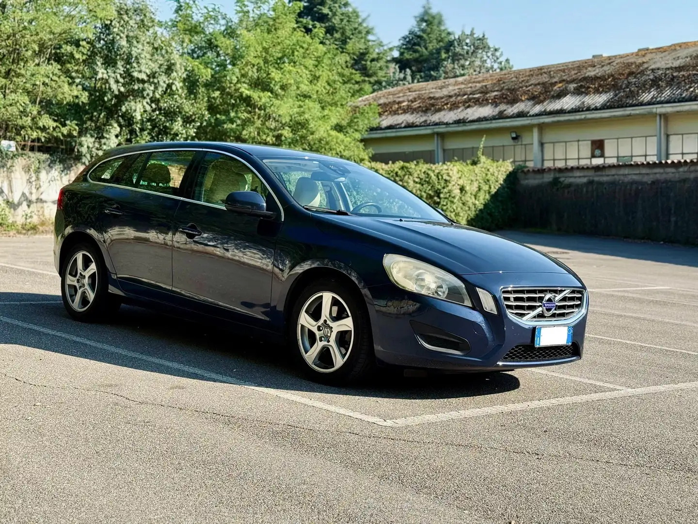 Volvo V60 1.6 t3 Momentum Blu/Azzurro - 1