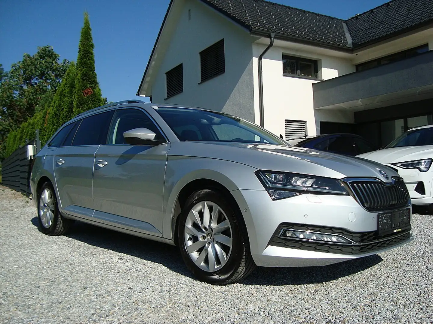 Skoda Superb Kombi 2,0 TDI Style DSG Voll Voll !! Argent - 1
