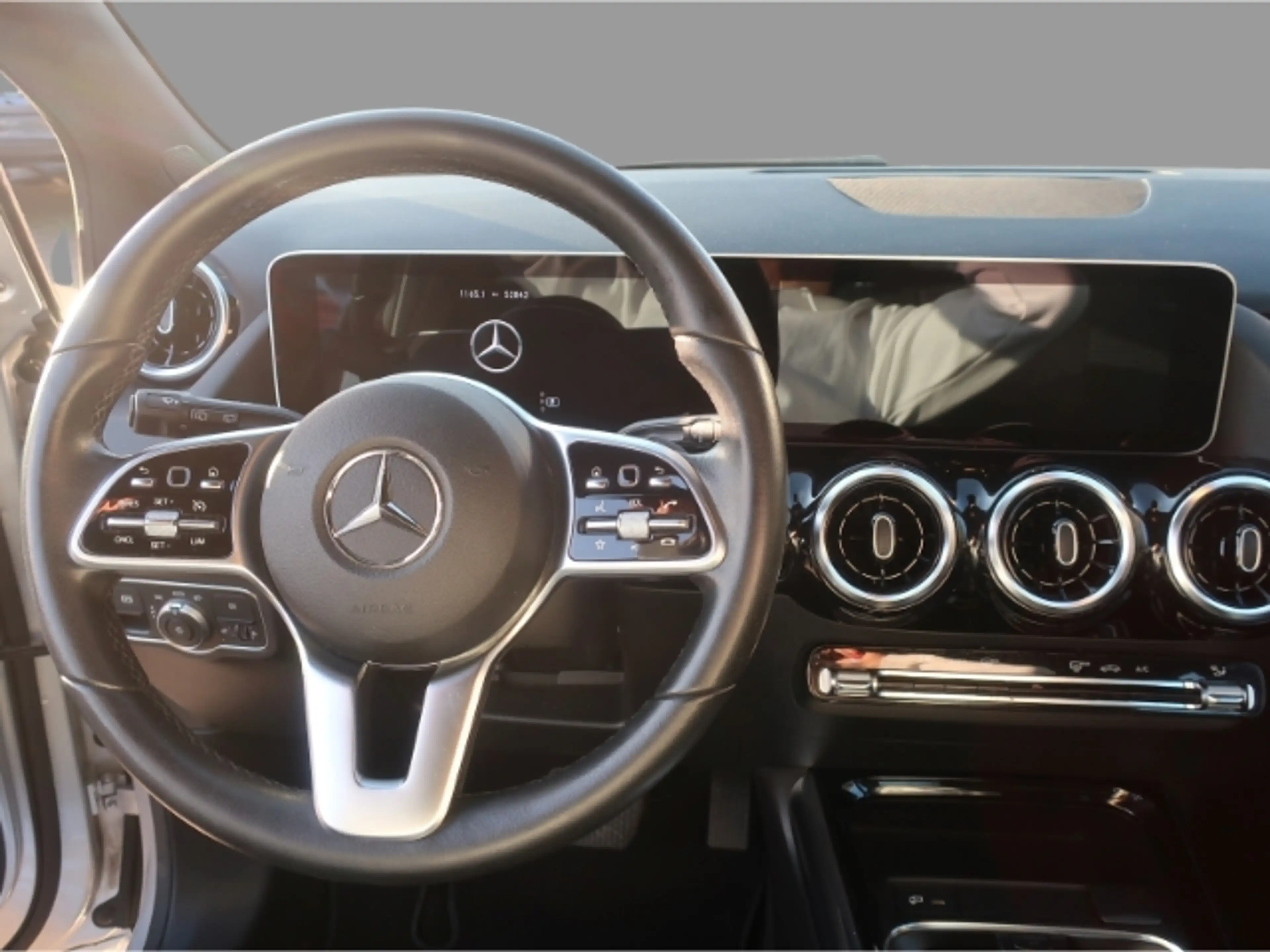 Mercedes-Benz B 180 B-KLASSE B180 PROGRESSIVE DCT — photo 9