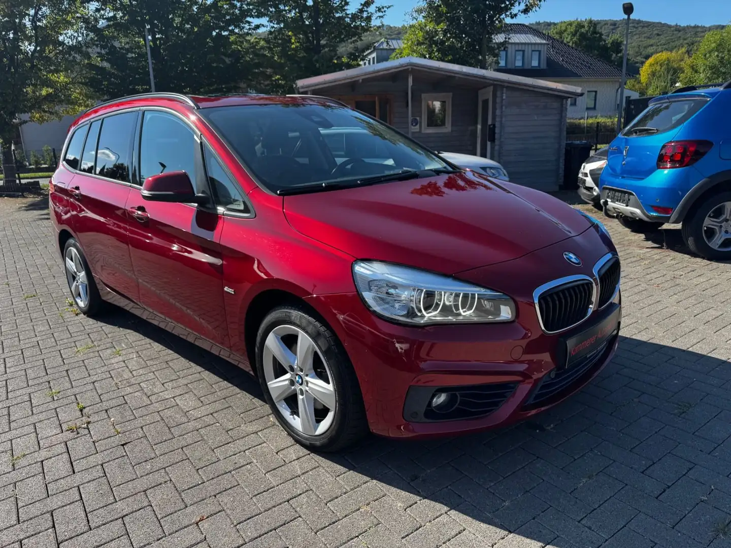 BMW 218 Gran Tourer 218 d Sport Line Navi Pano LED Rot - 1