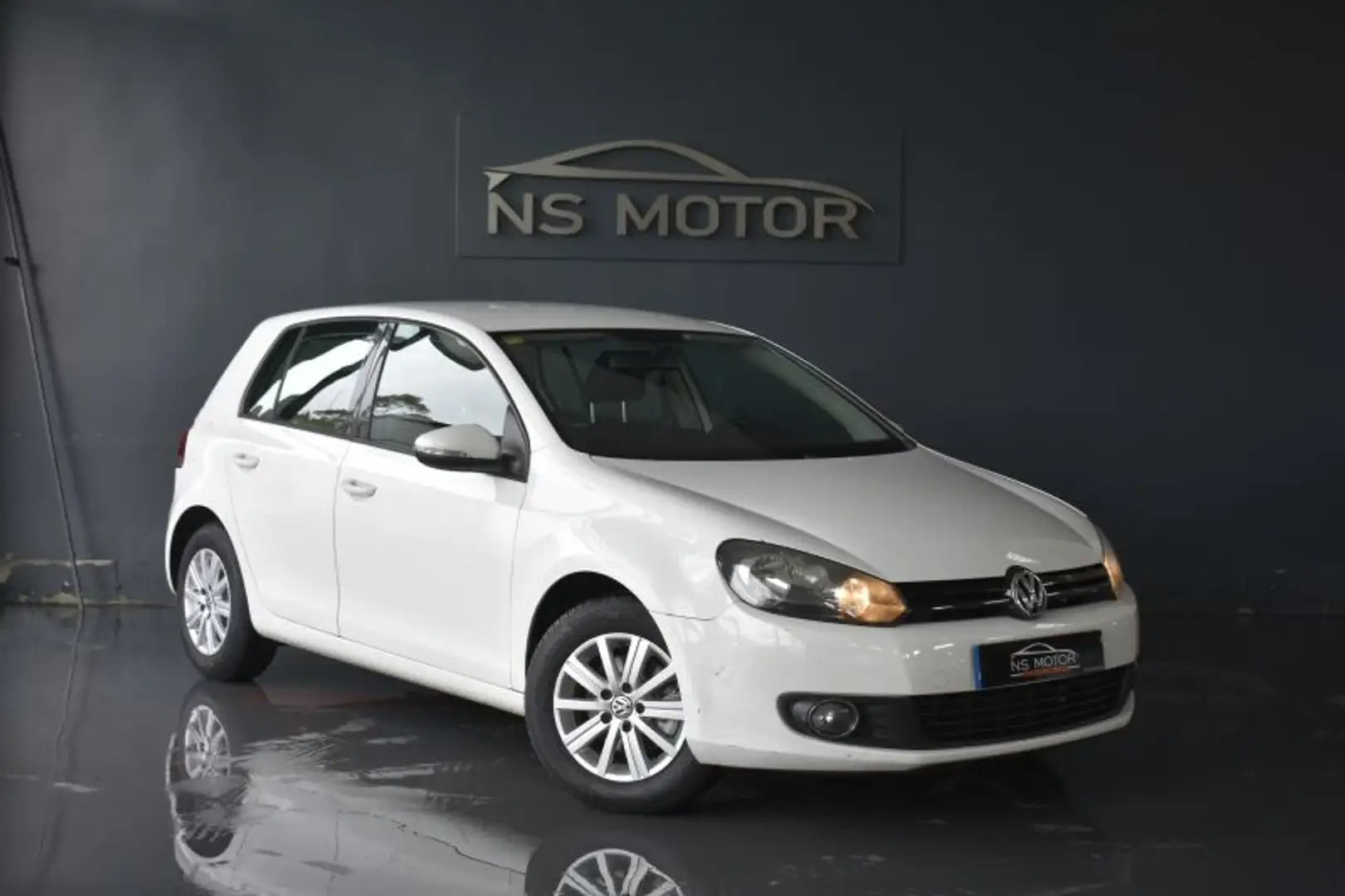 Volkswagen Golf 1.6TDI CR Advance BMT 105 Blanco - 2