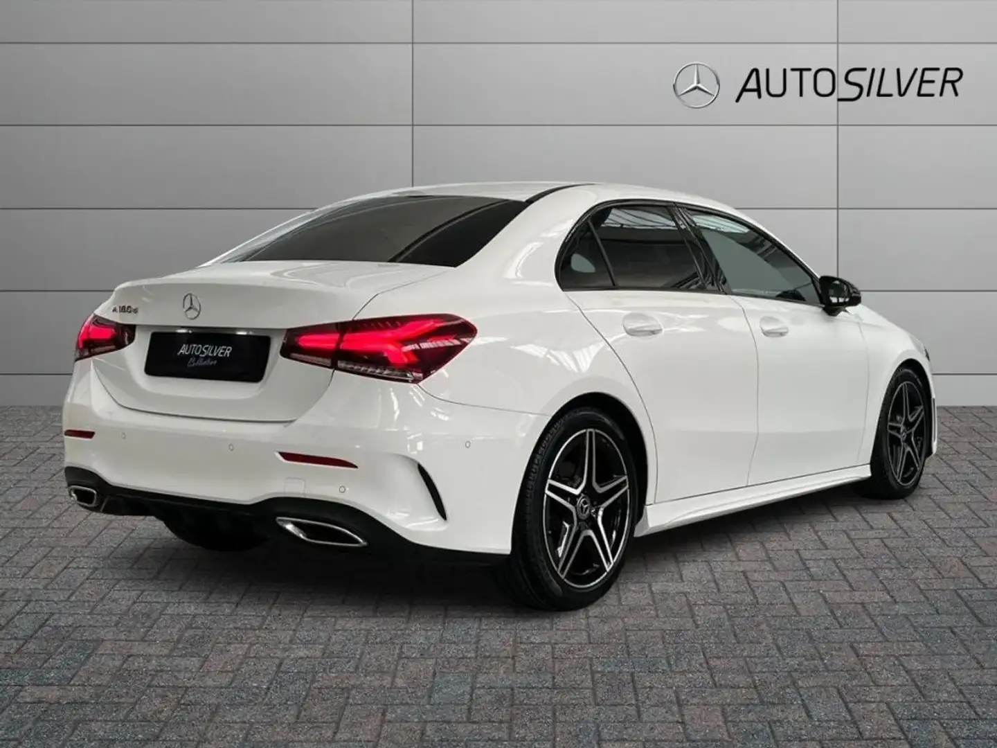 Mercedes-Benz A 180 d Sedan Automatic Premium Blanc - 2