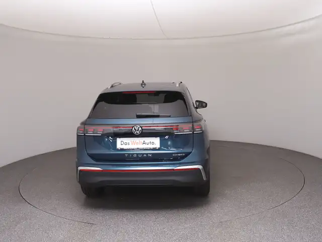 Volkswagen Tiguan view 6