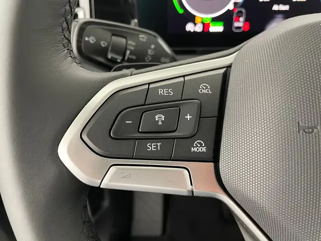 Volkswagen Tiguan view 14