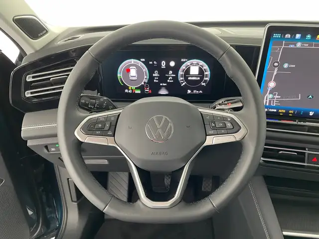 Volkswagen Tiguan view 13