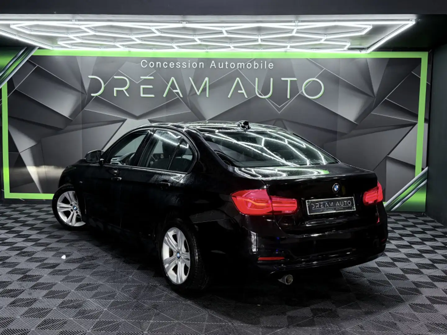 BMW 318 (F30) 318D 150CH LOUNGE PLUS Noir - 2