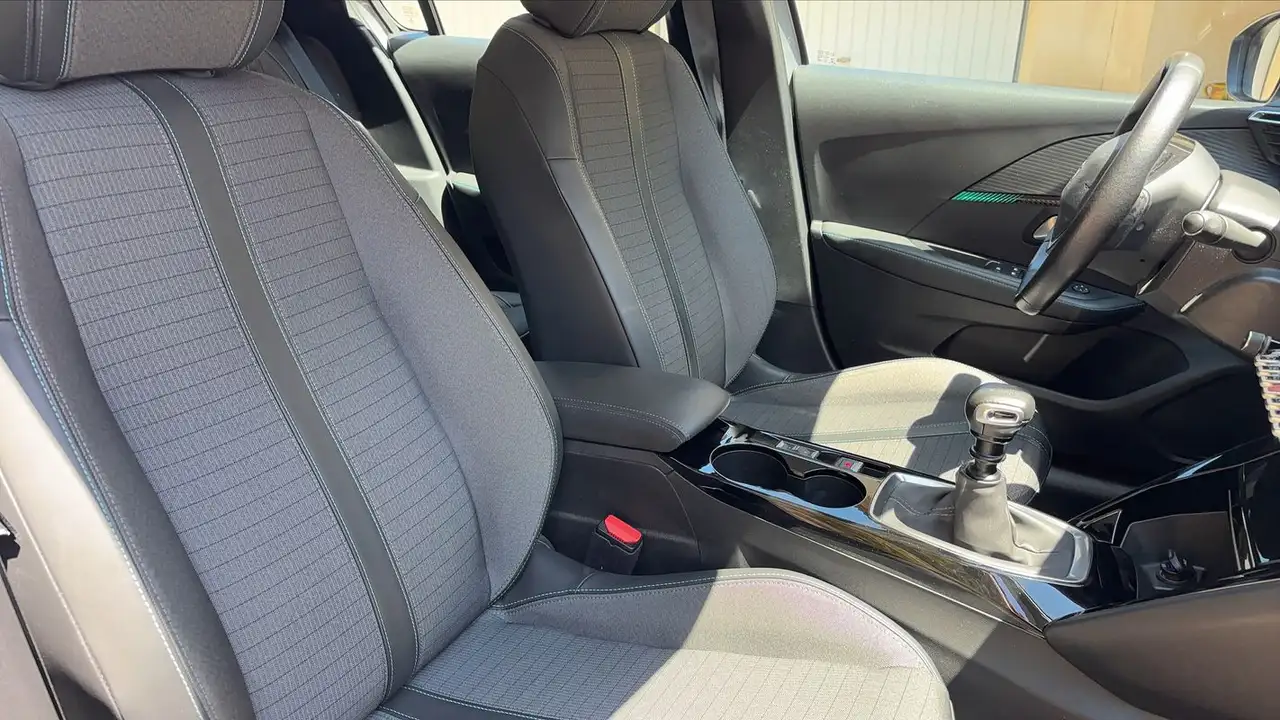 Peugeot 208 208 — photo 27