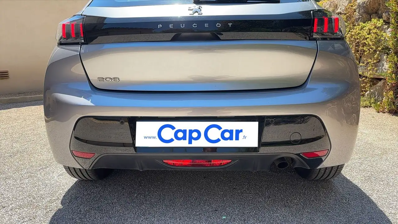 Peugeot 208 208 — photo 21
