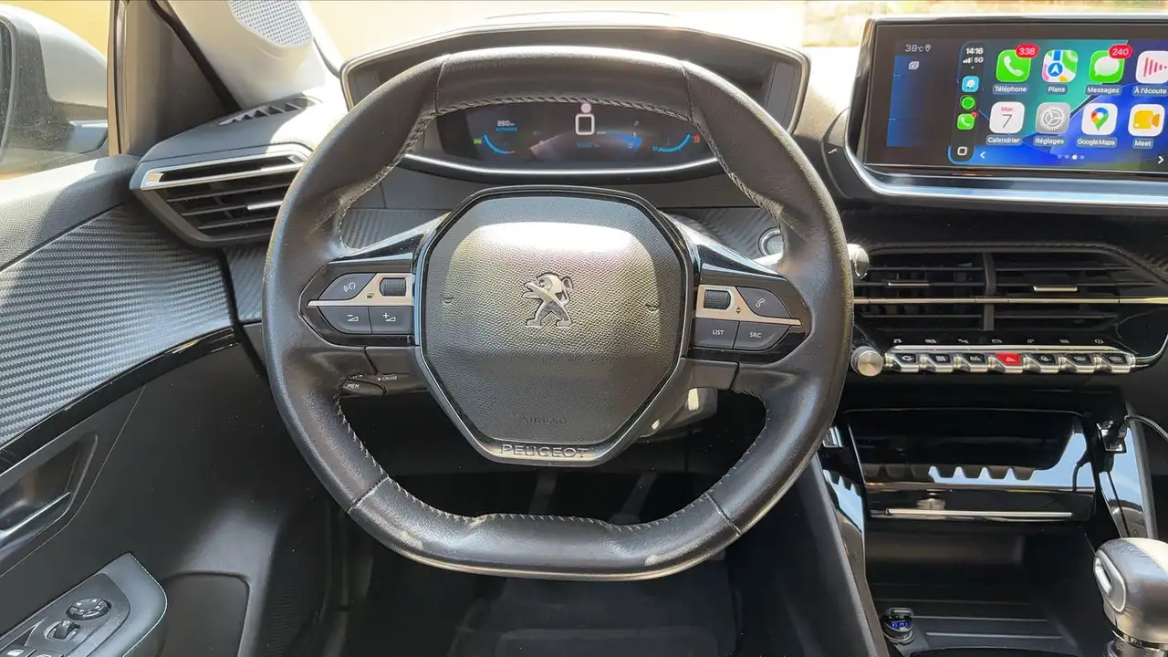 Peugeot 208 208 — photo 22