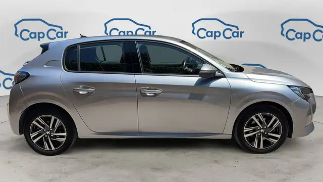 Peugeot 208 view 4