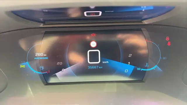 Peugeot 208 view 12