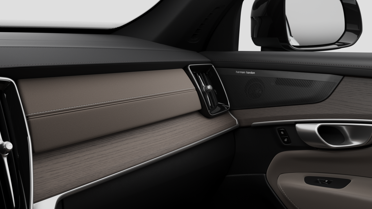 2026 Volvo XC90 Plus 7-Seater (Dark Theme) thumb 9