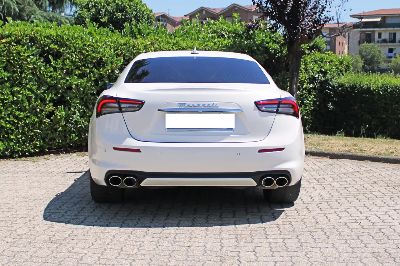 Maserati Ghibli 2021