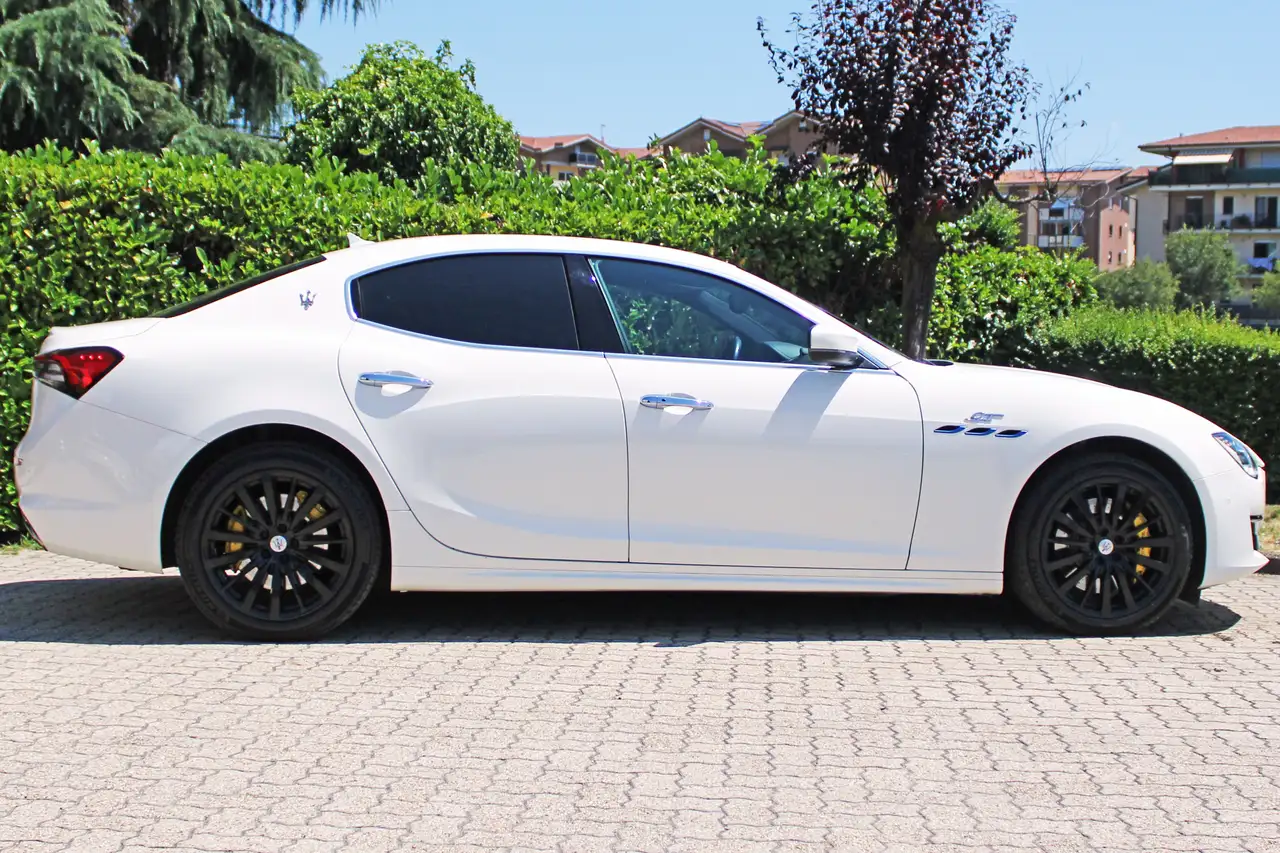 Maserati Ghibli 2021