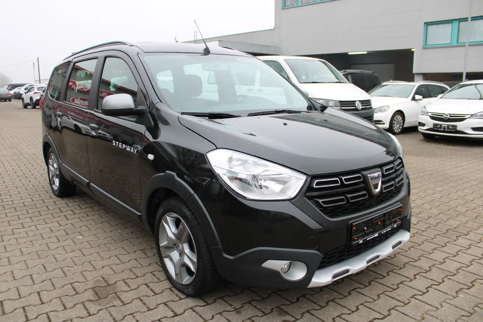 Dacia Lodgy Stepway 7-Sitzer Navi,PDC,Kamera,SHZ Schwarz - 2