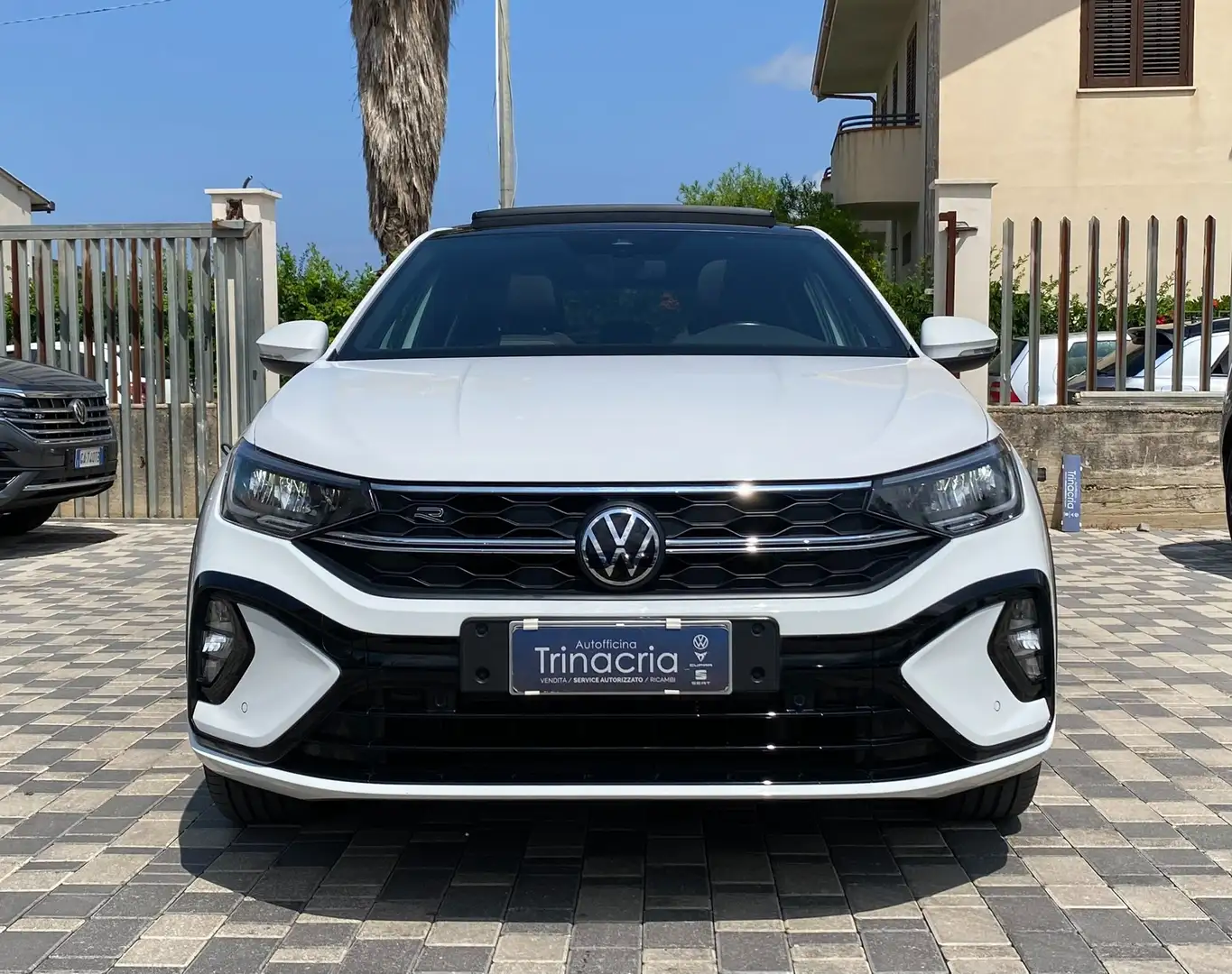 Volkswagen Taigo R-Line 1.0 TSI 110CV DSG Wit - 2
