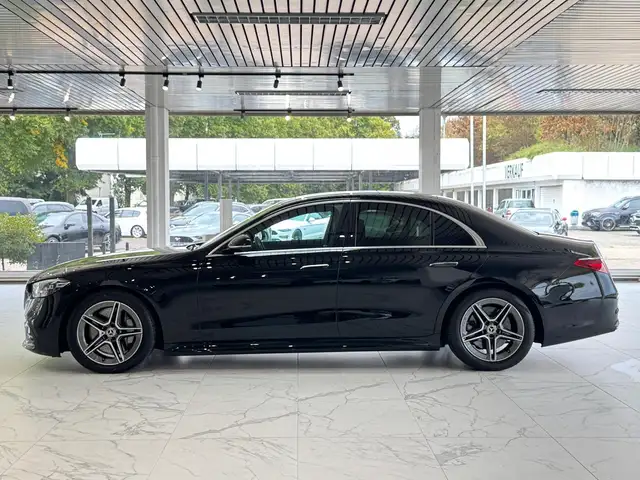 Mercedes-Benz S Class view 3