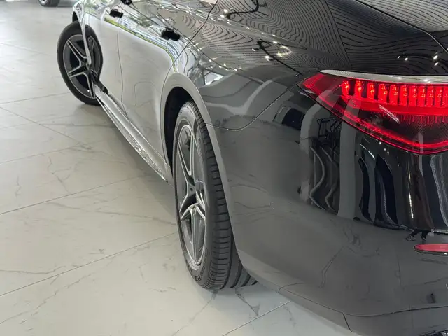Mercedes-Benz S-Class view 8