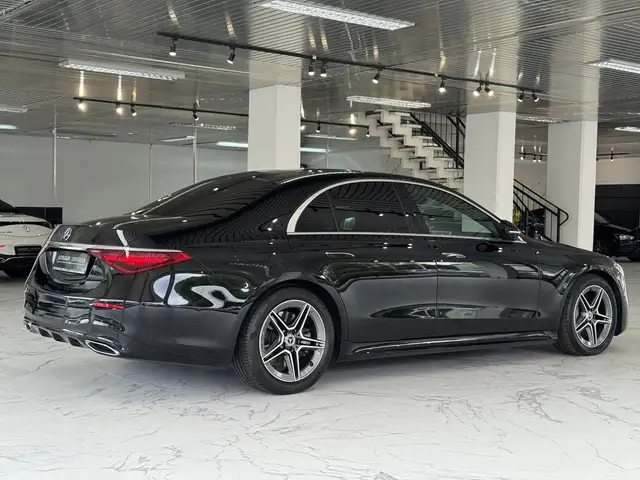 Mercedes-Benz S Class view 5
