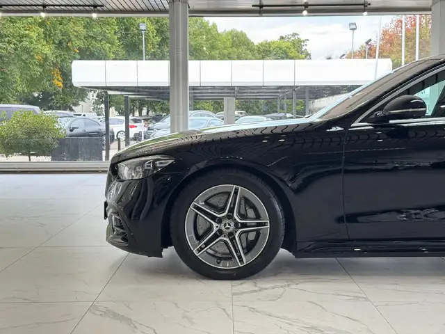 Mercedes-Benz S Class view 4