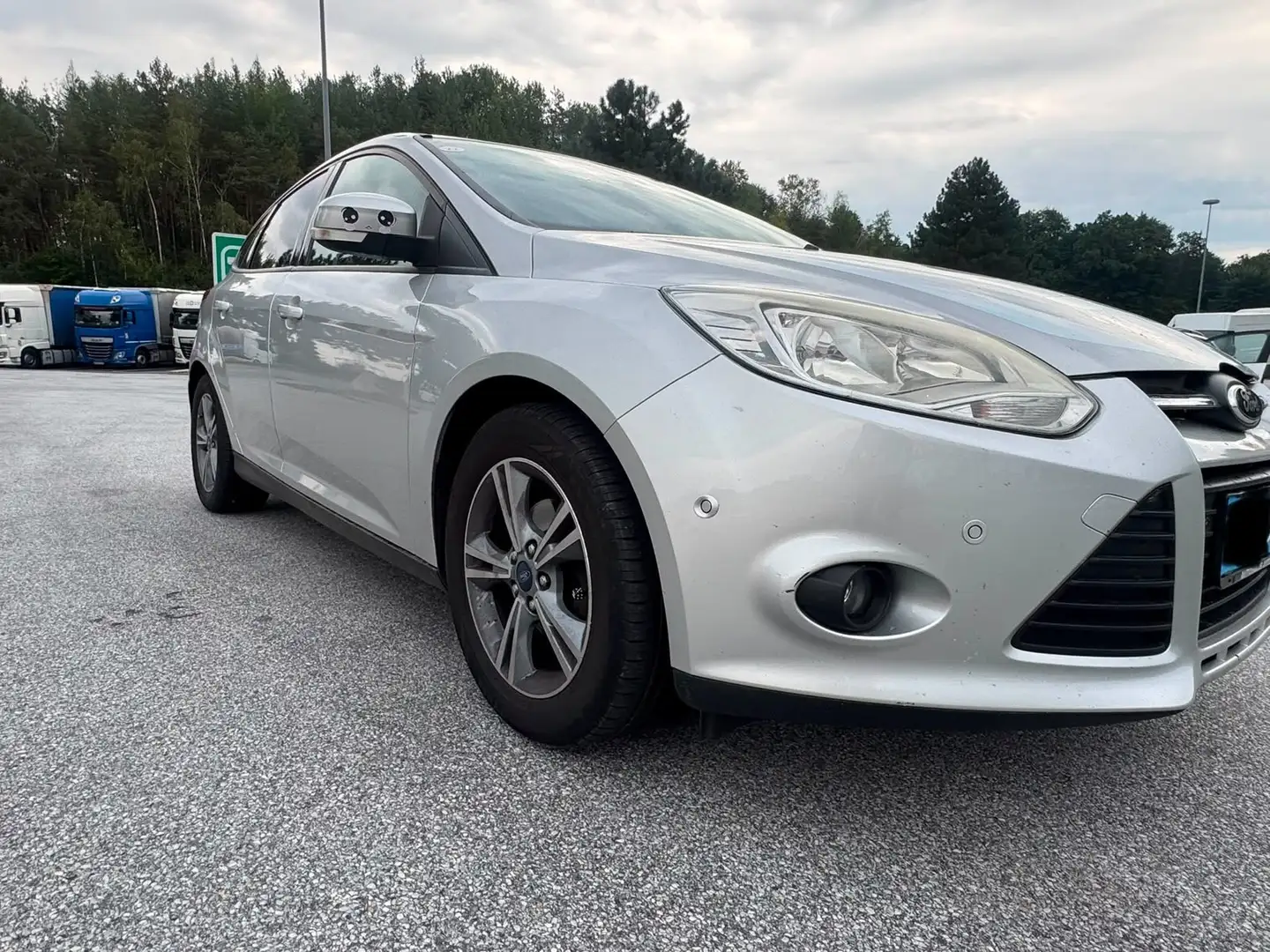 Ford Focus Traveller Van Ambiente 1,0 EcoBoost Silber - 2