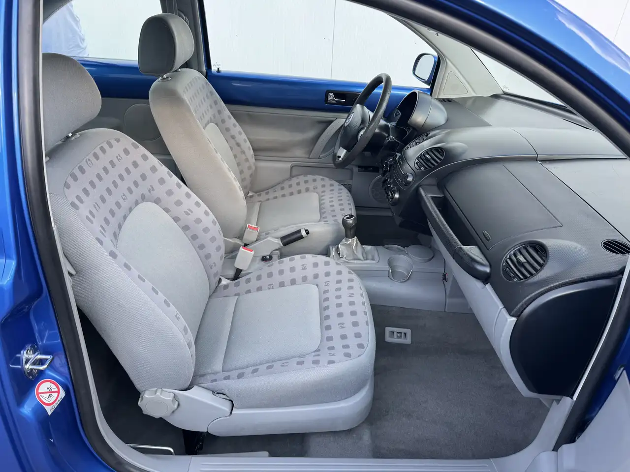 Volkswagen New Beetle 1.6LSERVICE & TÜV NEU!!, foto 12