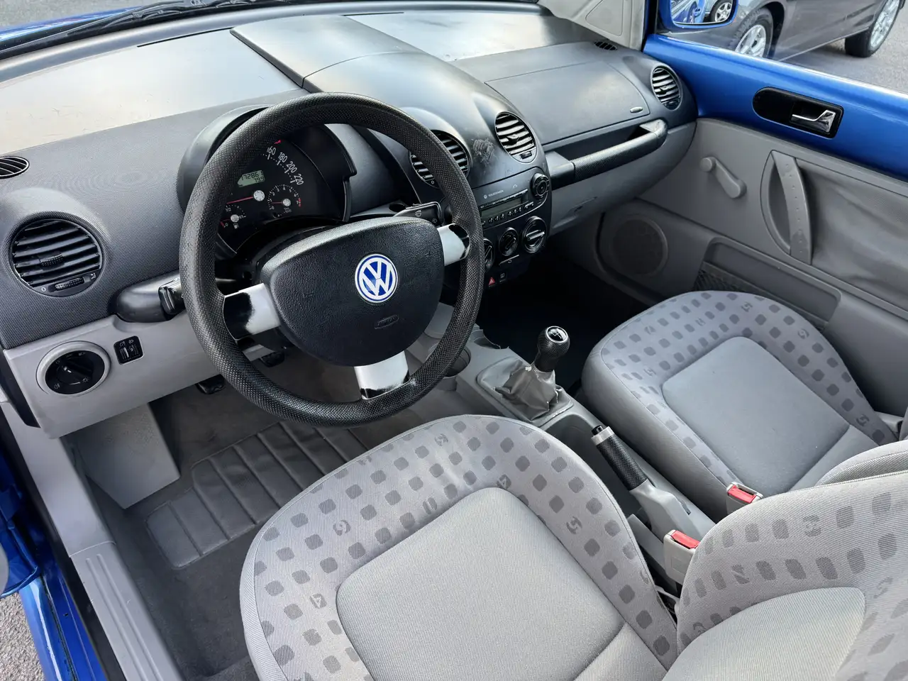 Volkswagen New Beetle 1.6LSERVICE & TÜV NEU!!, foto 8