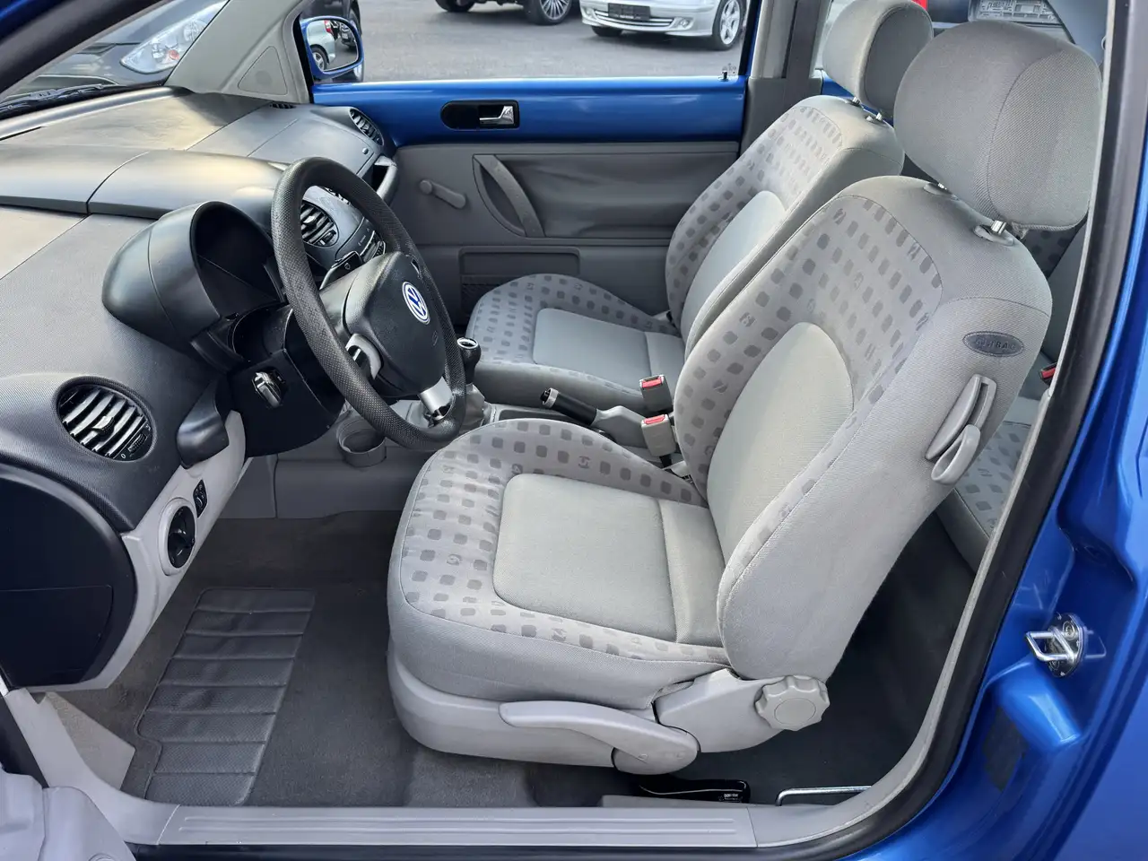 Volkswagen New Beetle 1.6LSERVICE & TÜV NEU!!, foto 10