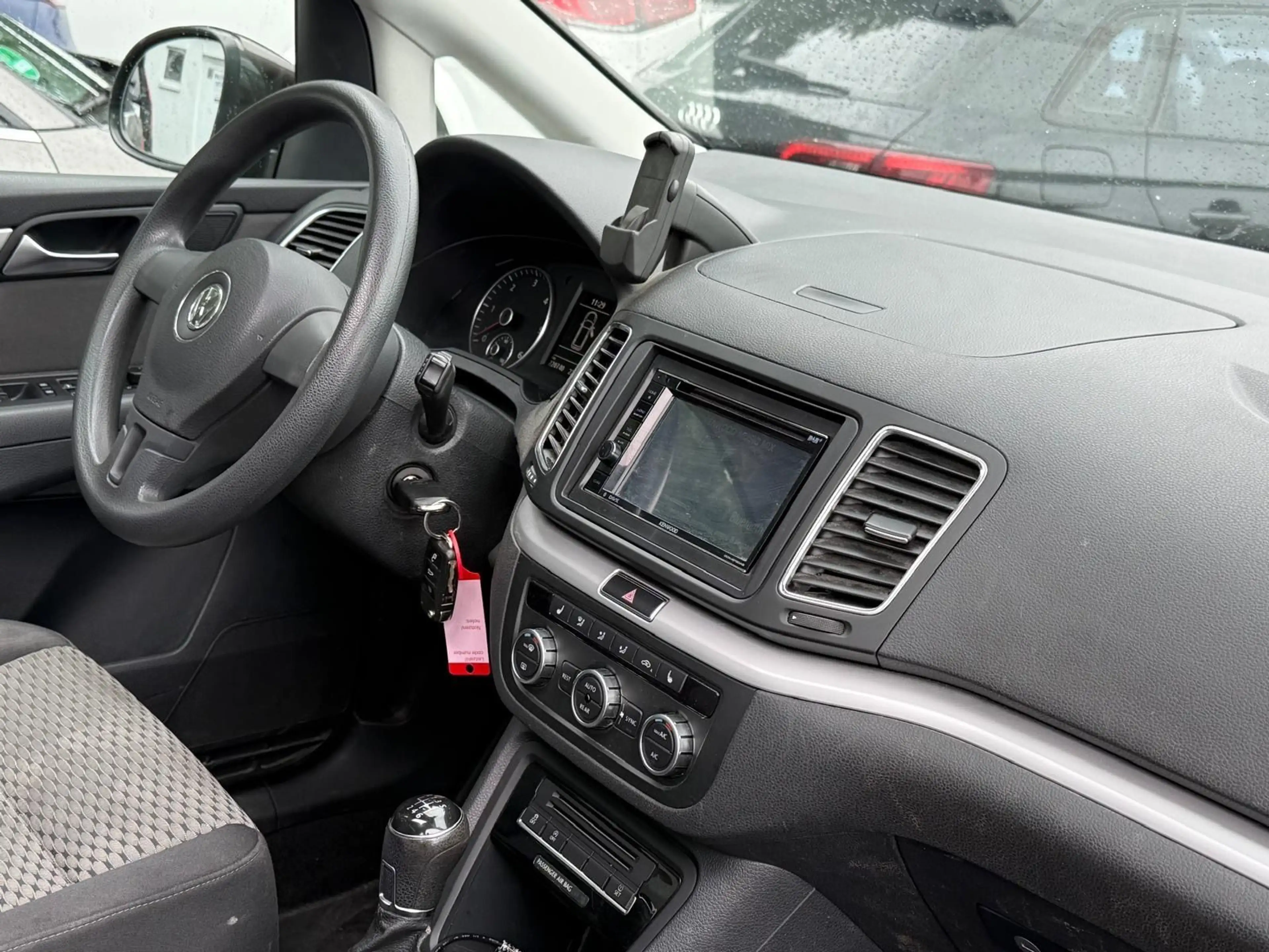 Volkswagen Sharan Trendline 4Motion — photo 14