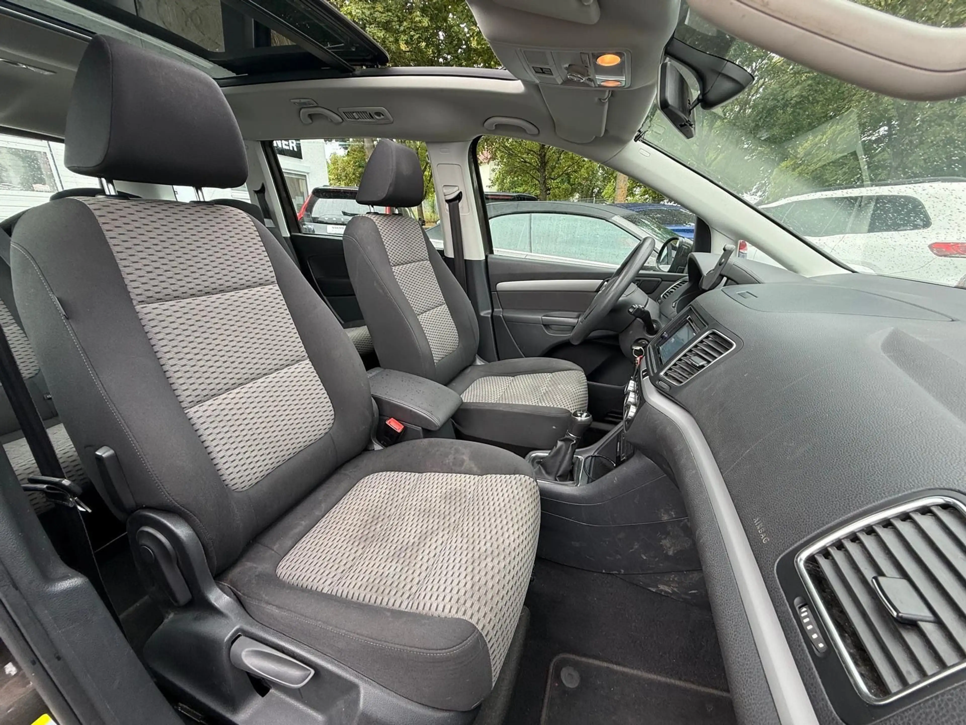 Volkswagen Sharan Trendline 4Motion — photo 13
