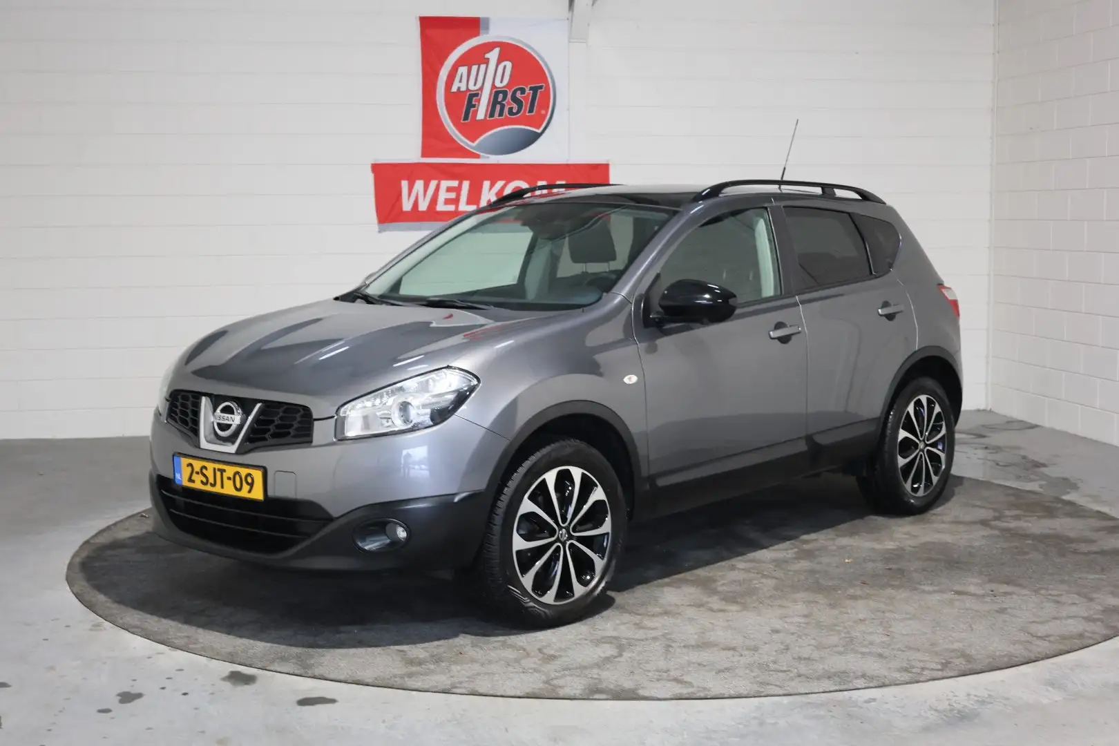 Nissan Qashqai 1.6 .. 360, Clima, Cruise, Panoramadak, Achteruitr Grau - 1