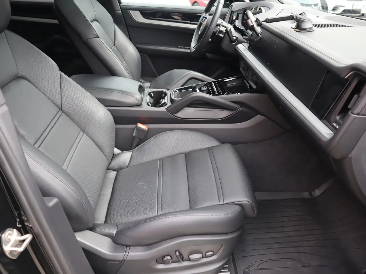 Porsche Cayenne снимка Porsche Cayenne