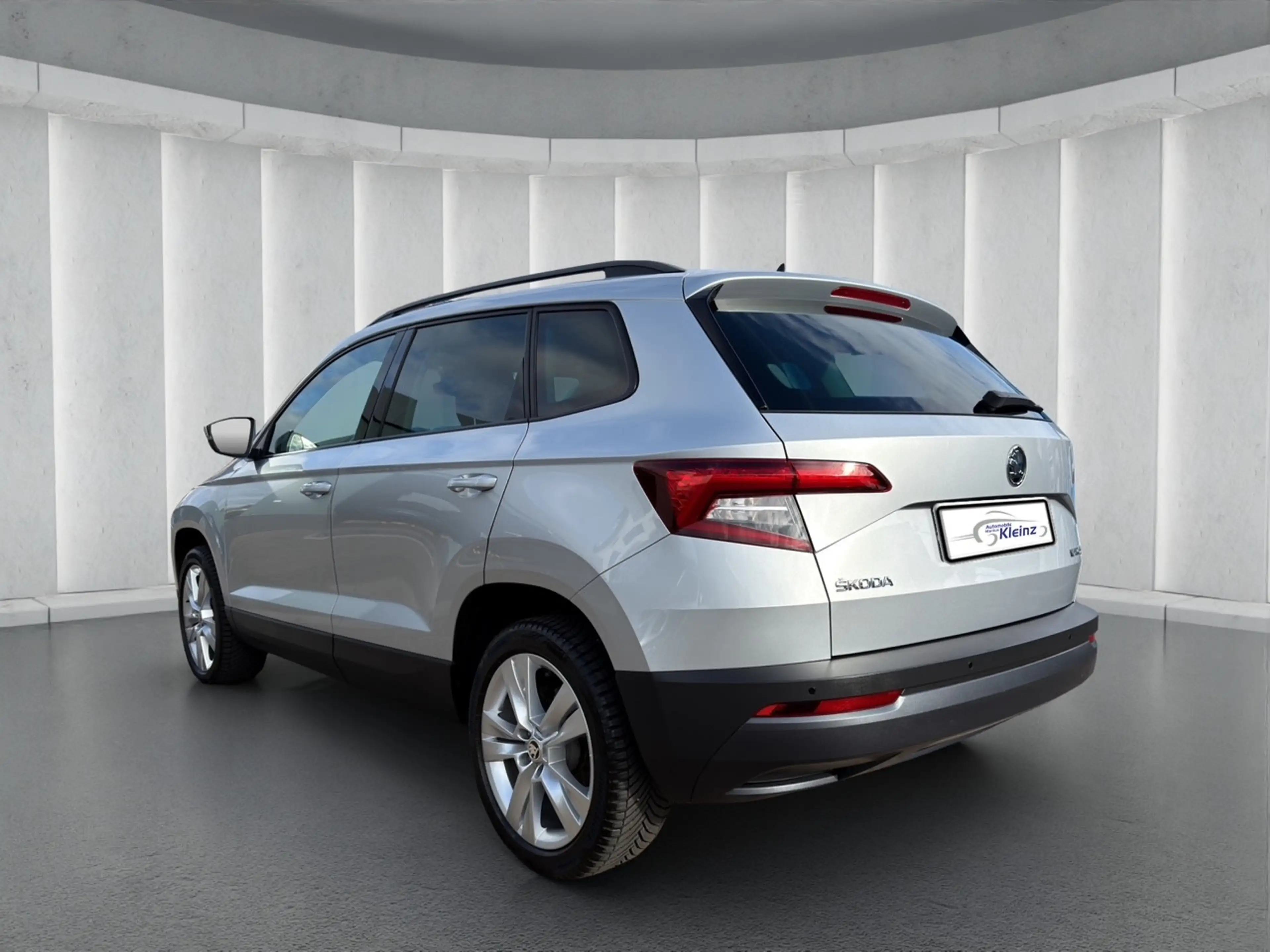 Skoda Karoq Style+DSG+SITZHEIZUNG+NAVI+PDC+CARPLAY+1.H — photo 2