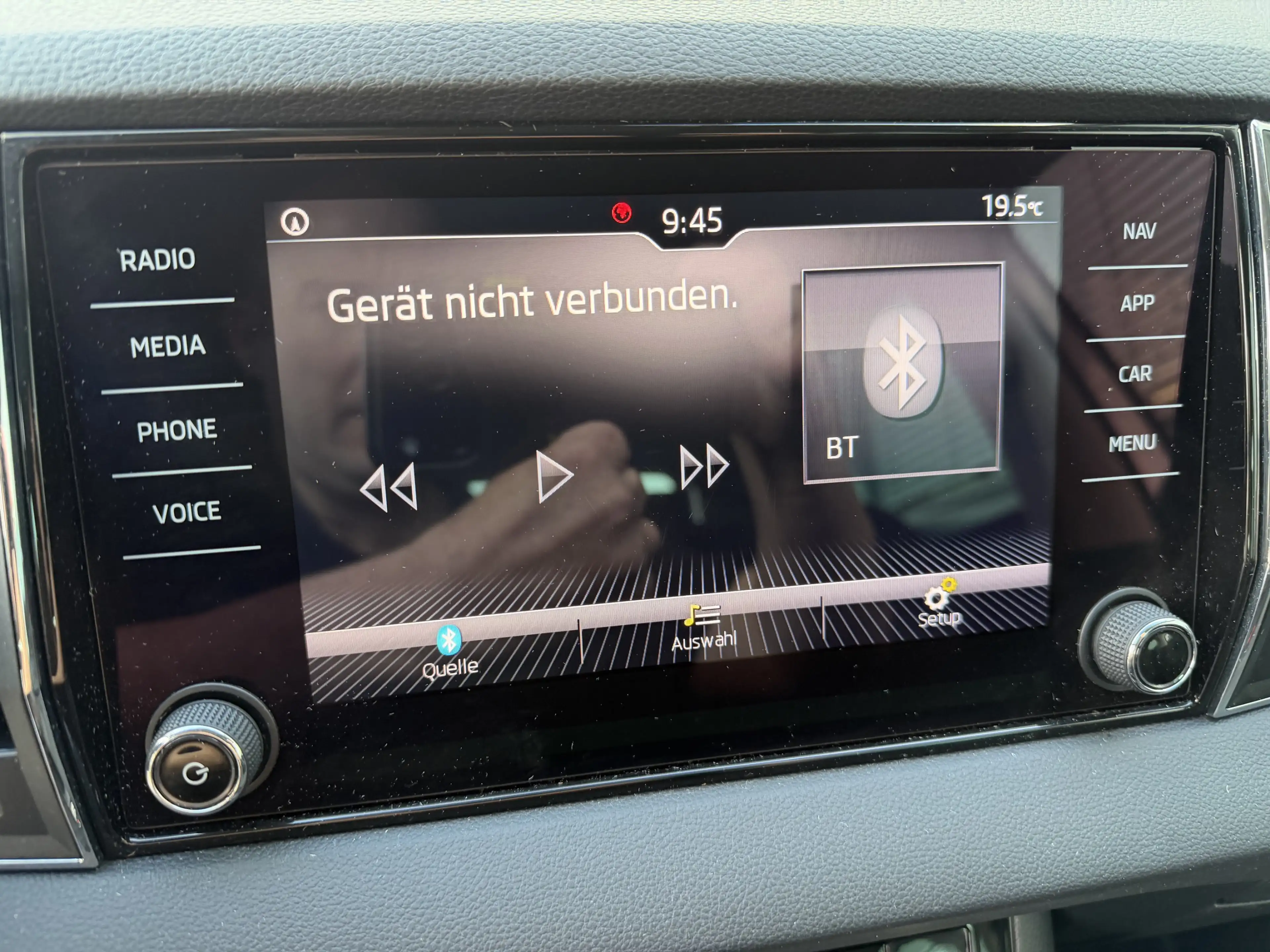 Skoda Karoq Style+DSG+SITZHEIZUNG+NAVI+PDC+CARPLAY+1.H — photo 17
