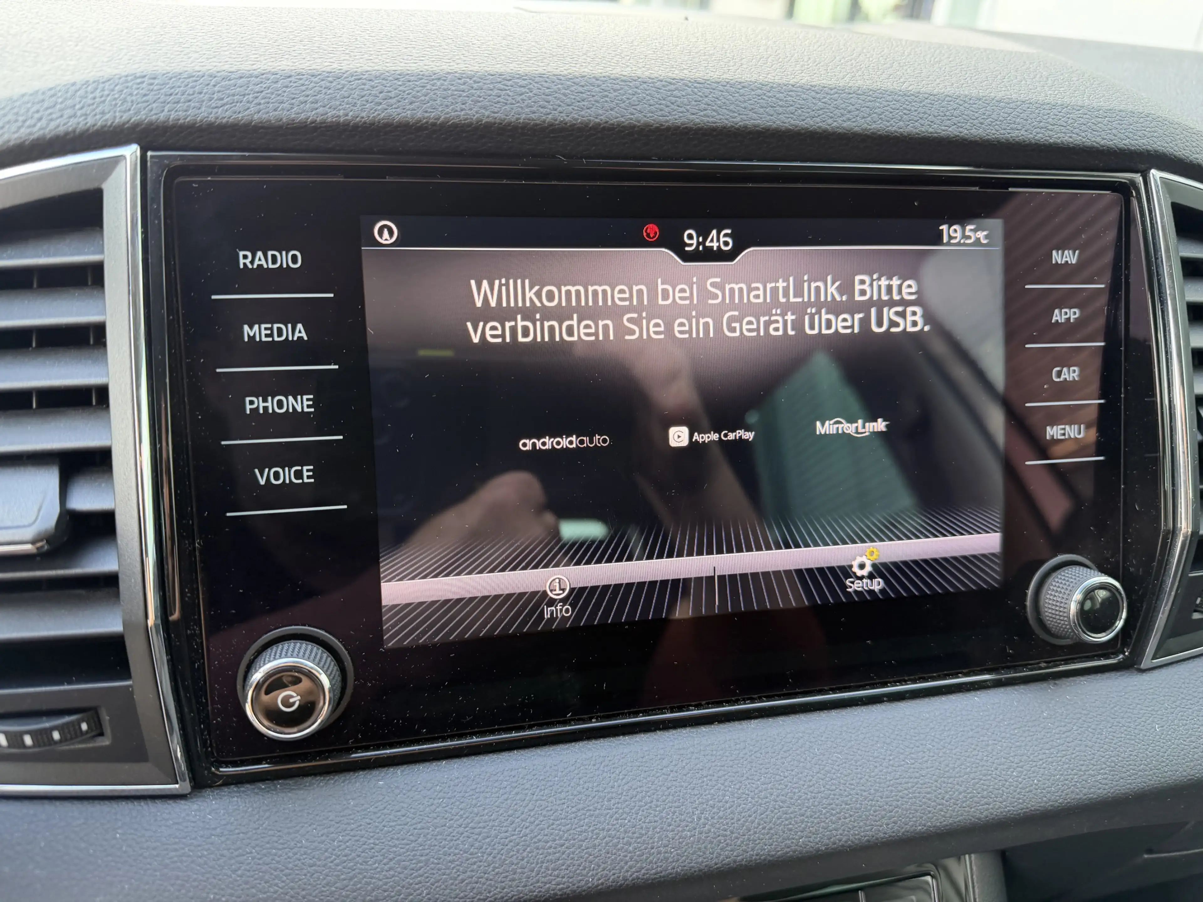 Skoda Karoq Style+DSG+SITZHEIZUNG+NAVI+PDC+CARPLAY+1.H — photo 19