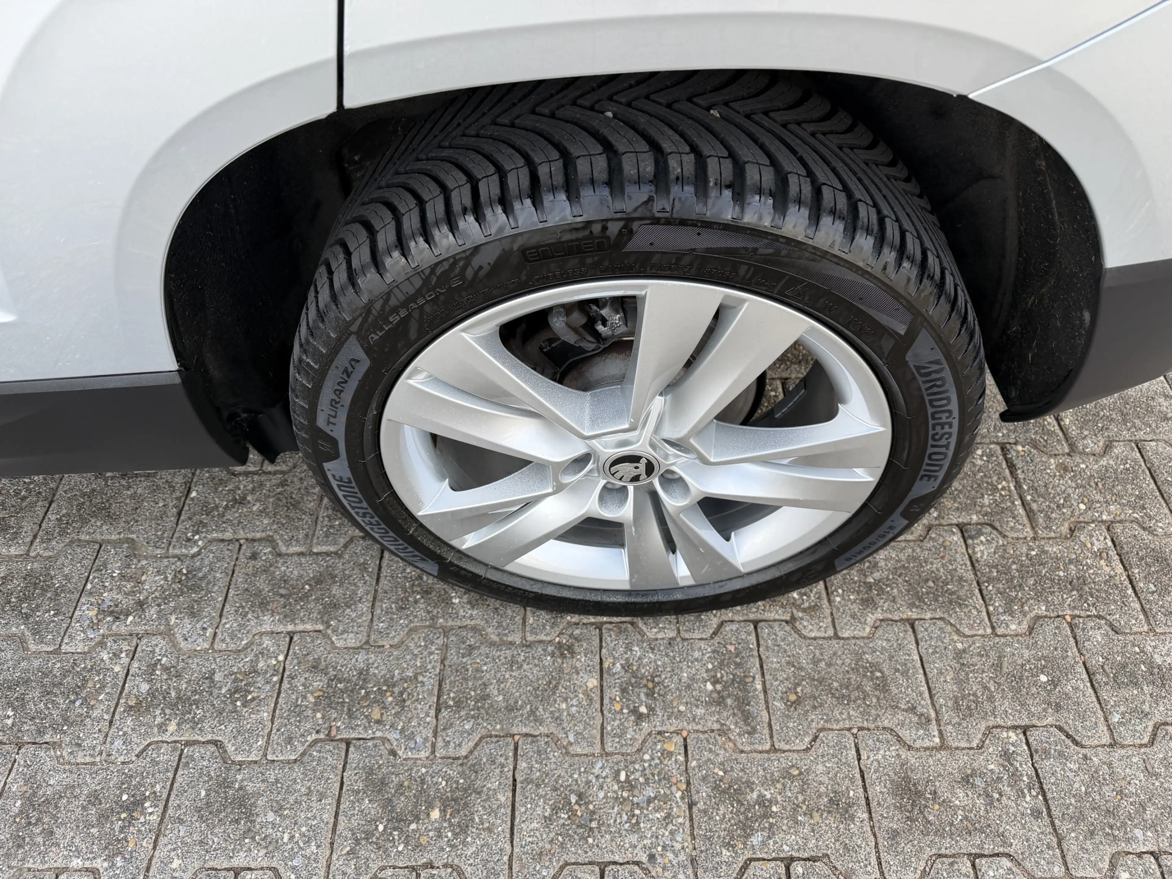 Skoda Karoq Style+DSG+SITZHEIZUNG+NAVI+PDC+CARPLAY+1.H — photo 32