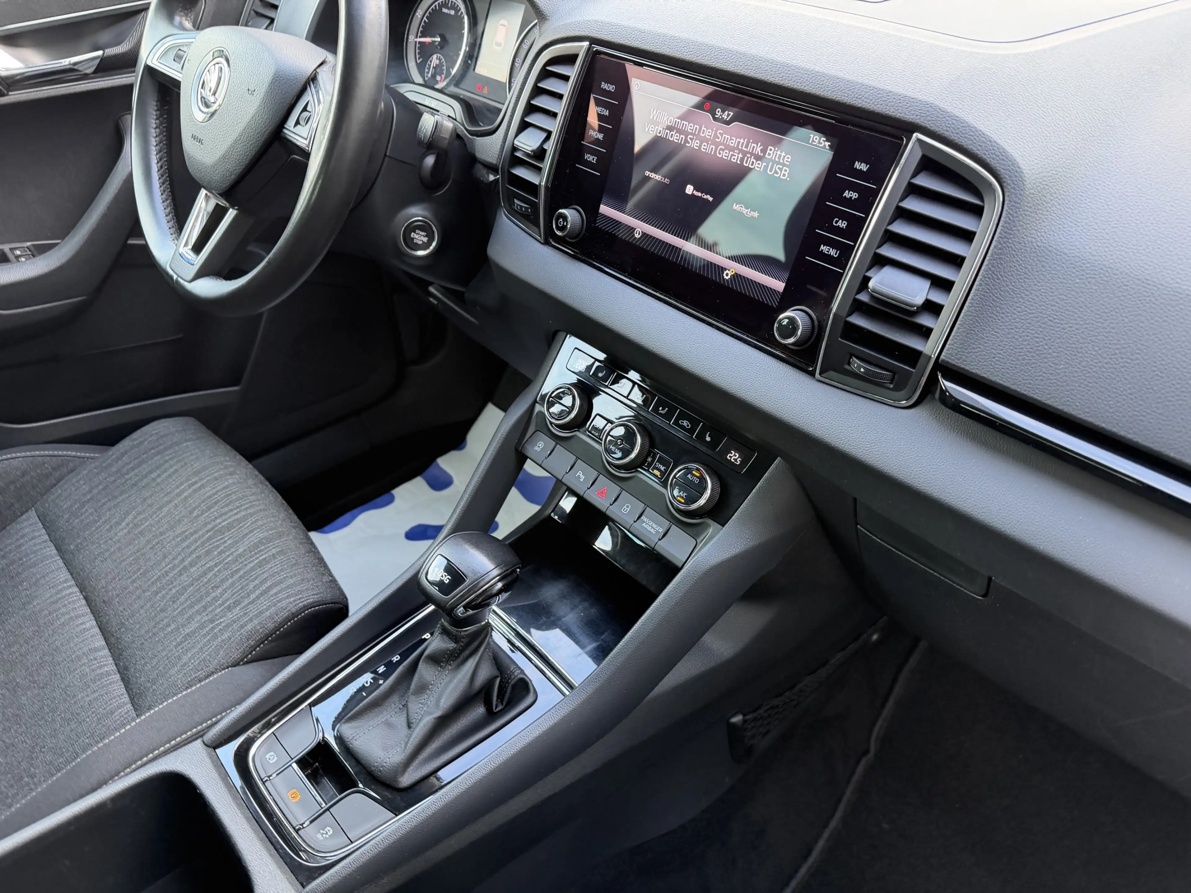 Skoda Karoq Style+DSG+SITZHEIZUNG+NAVI+PDC+CARPLAY+1.H — photo 28